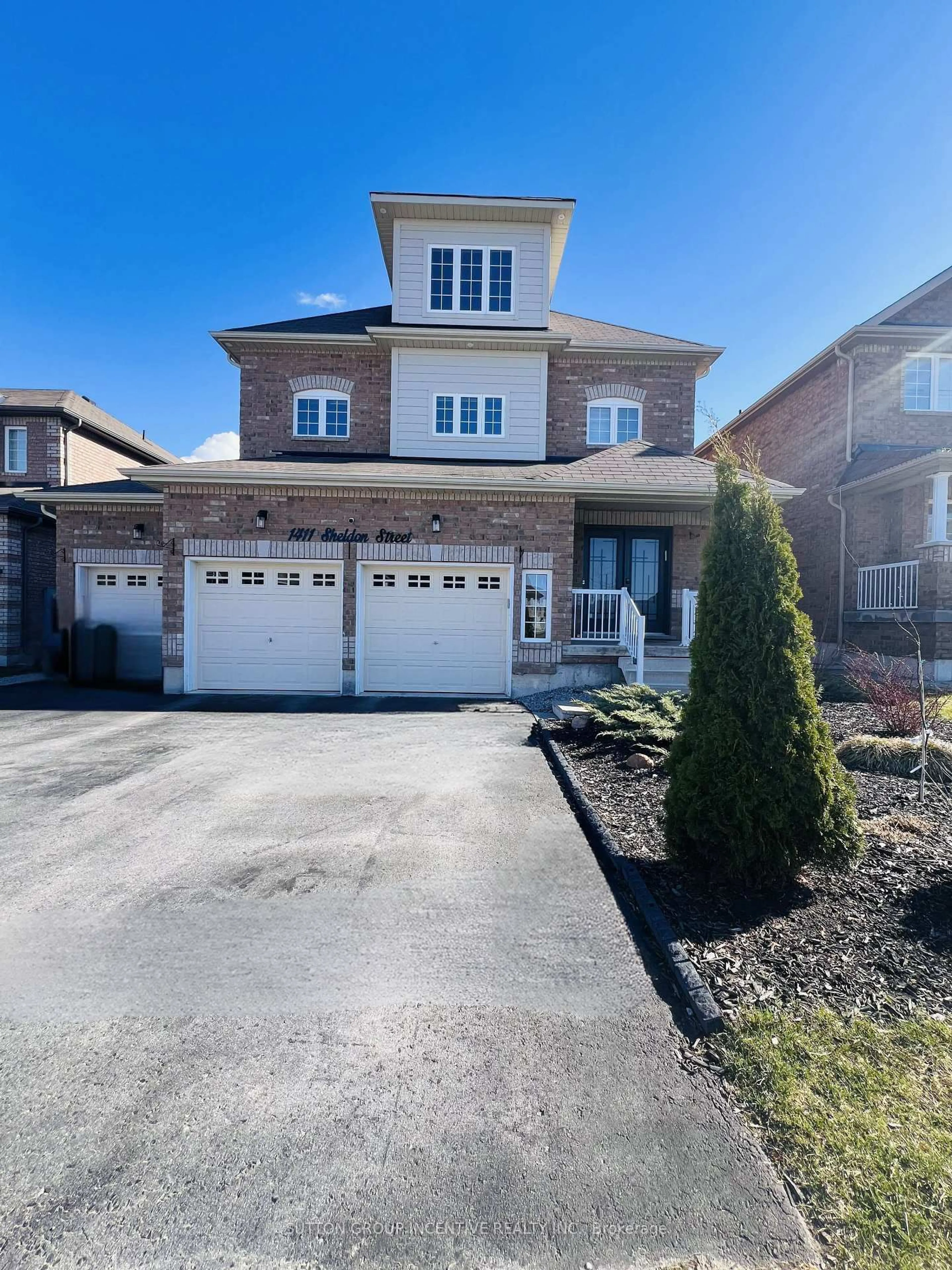 Home with brick exterior material, street for 1411 Sheldon St, Innisfil Ontario L9S 0H7