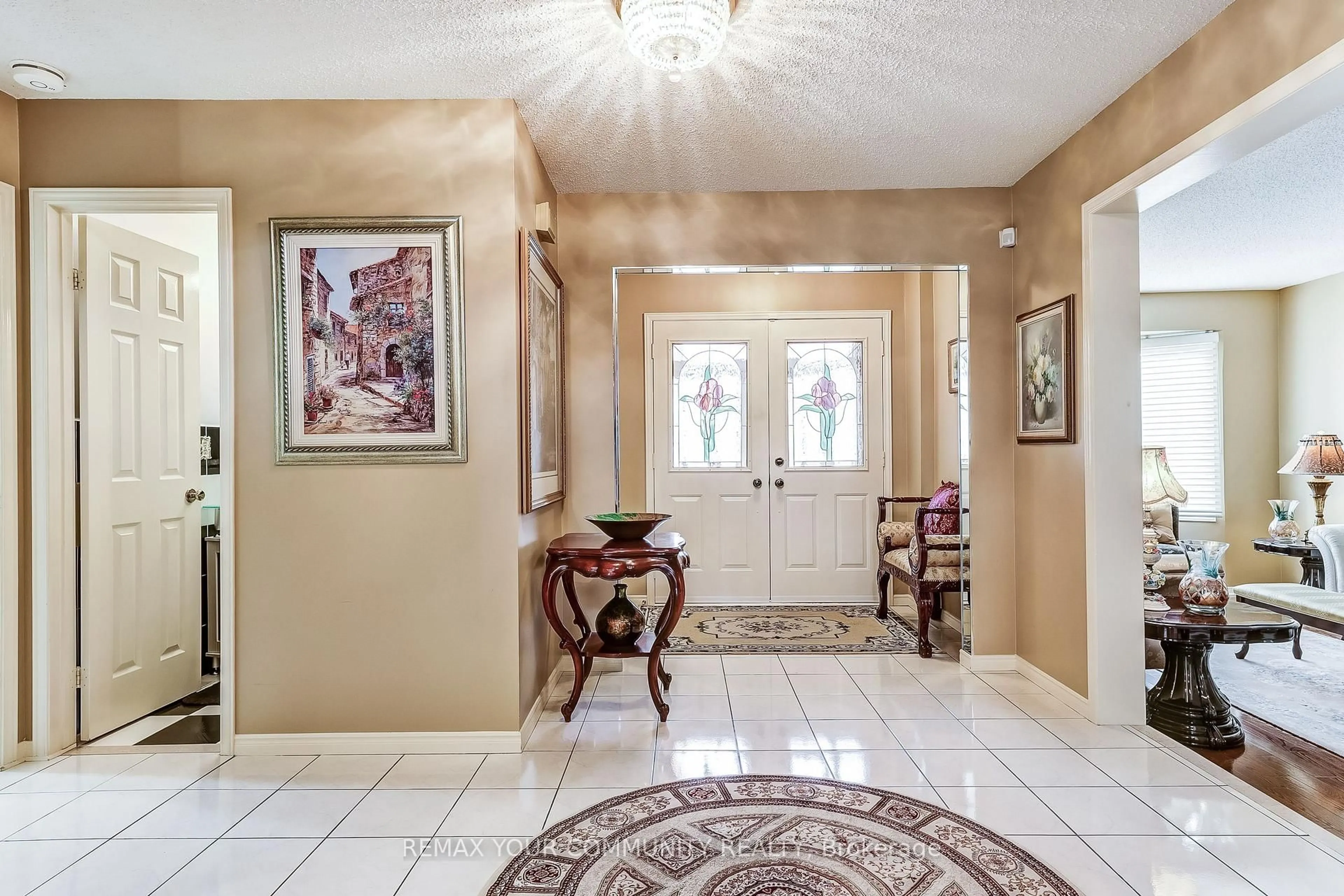 Indoor entryway for 139 Larkin Ave, Markham Ontario L3P 4Y4