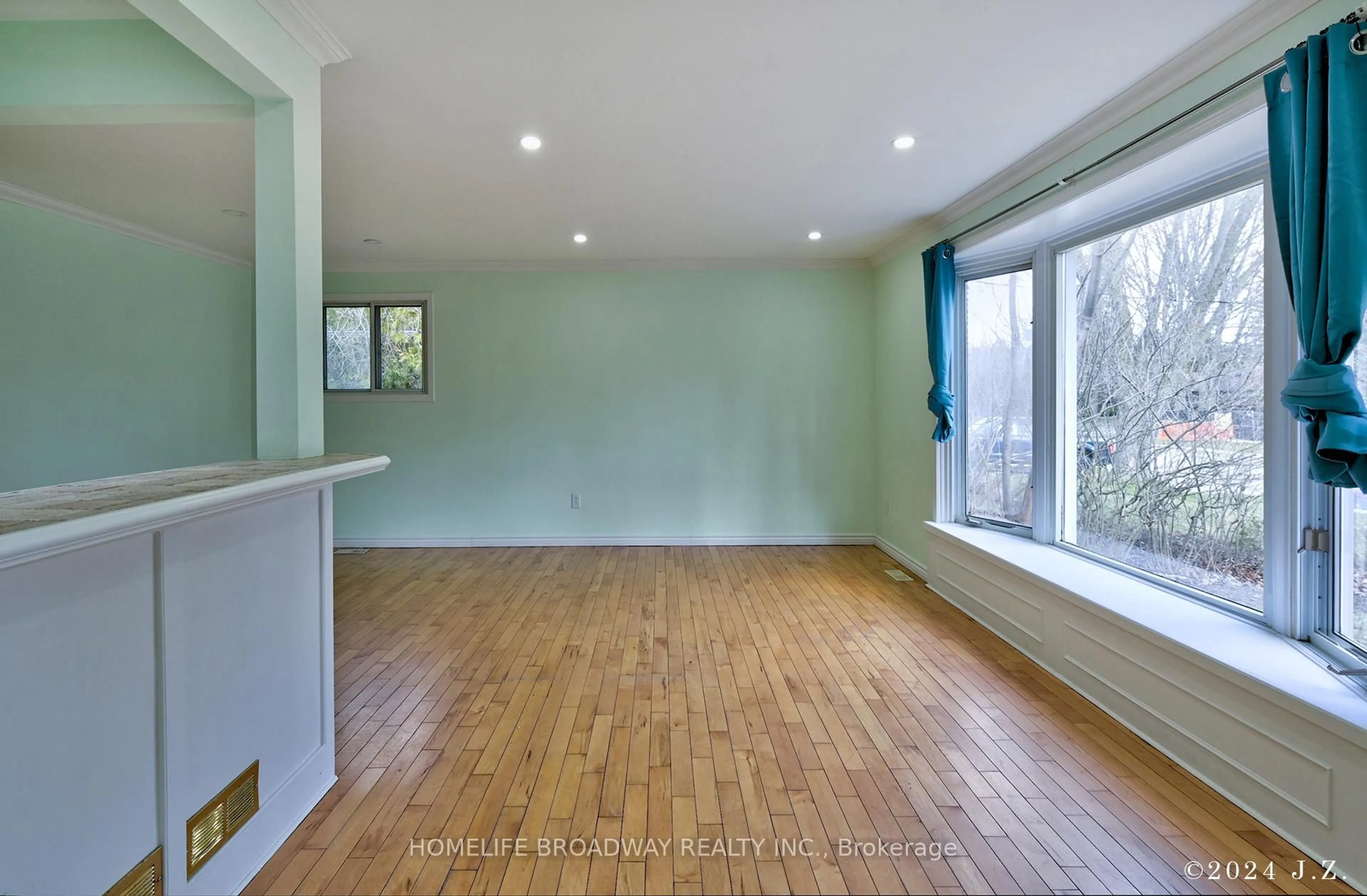 A pic of a room for 42 Sciberras Rd, Markham Ontario L3R 2J3