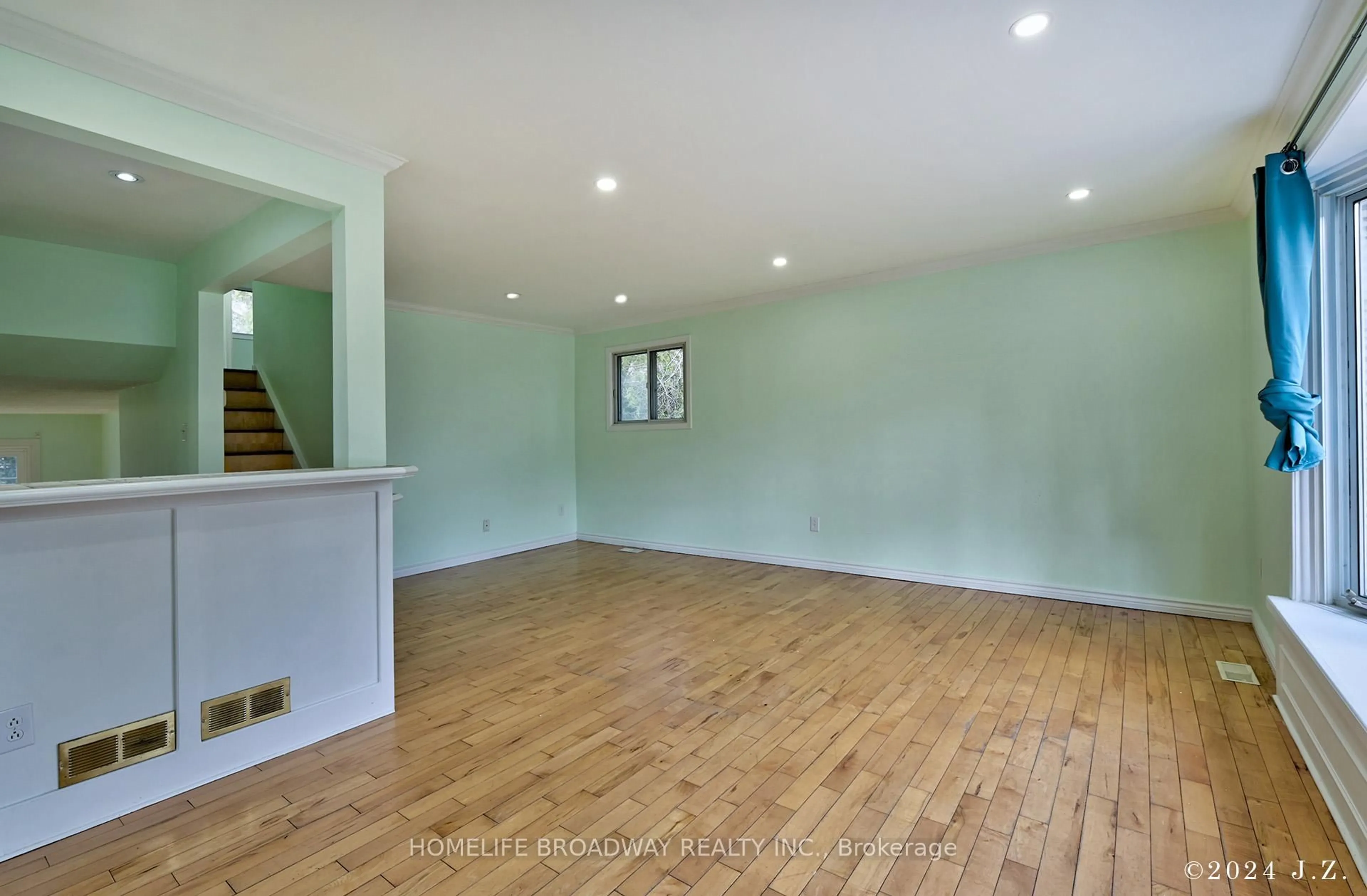 A pic of a room for 42 Sciberras Rd, Markham Ontario L3R 2J3