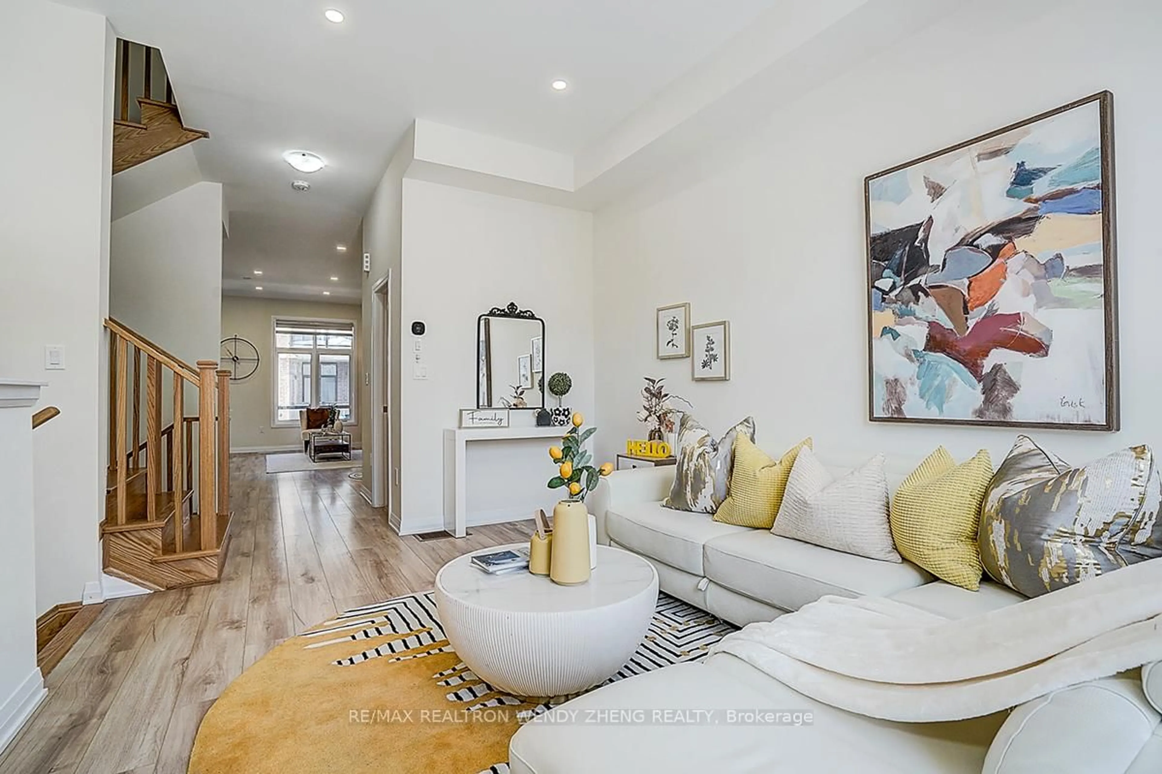 Living room with furniture, unknown for 14 Kahshe Lane, Richmond Hill Ontario L4S 0N7