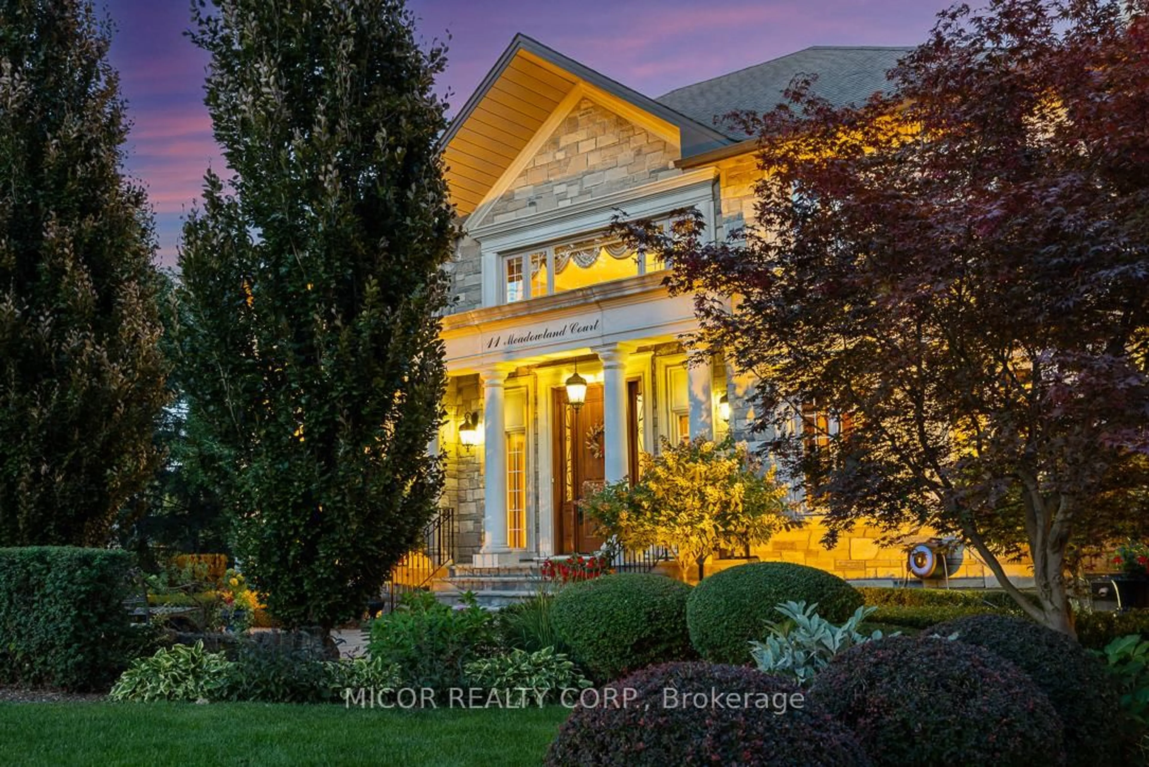 Unknown for 11 Meadowland Crt, Vaughan Ontario L4L 2Z1