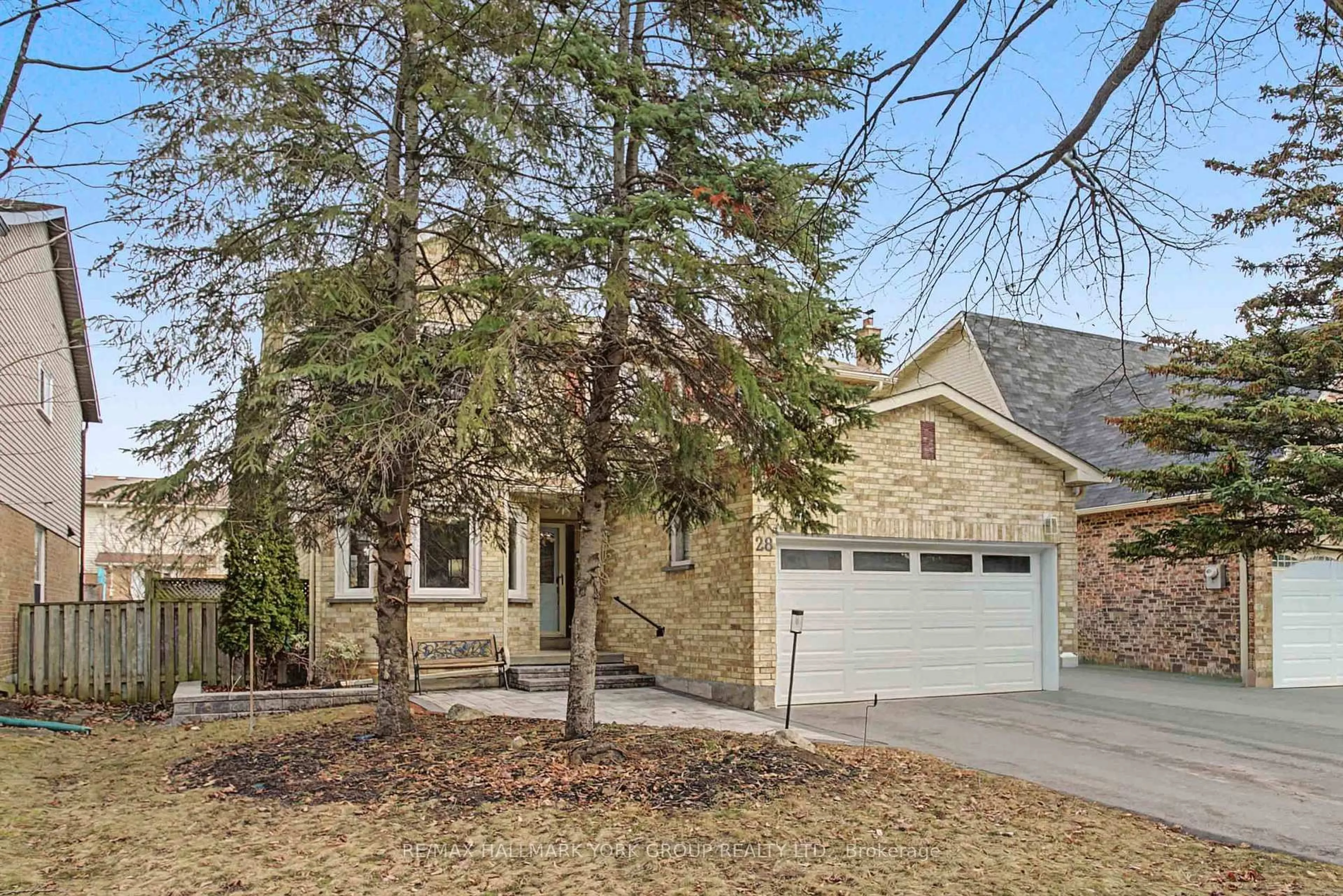 Home with brick exterior material, street for 28 Hollingshead Dr, Aurora Ontario L4G 5J8