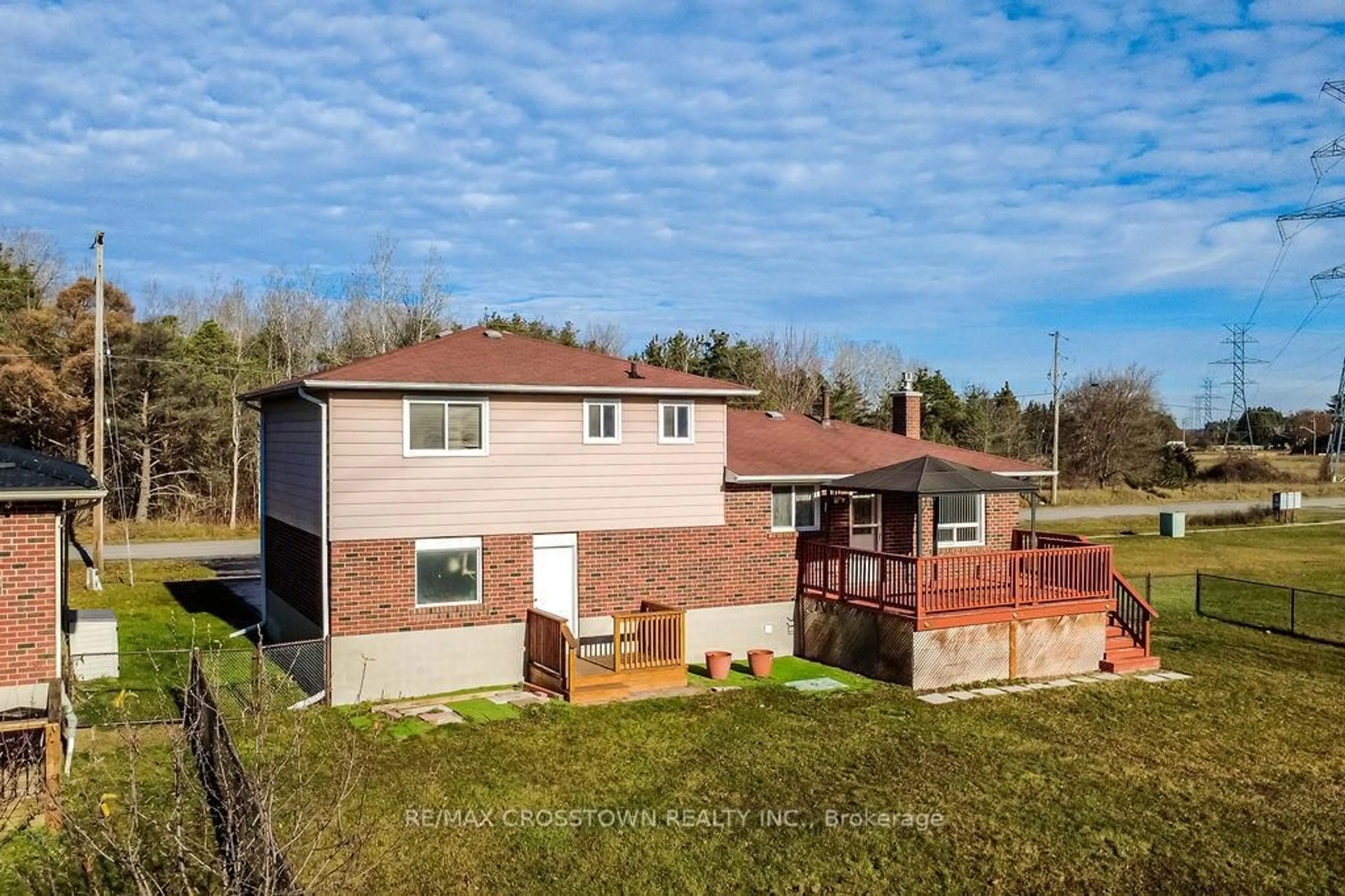 A pic from outside/outdoor area/front of a property/back of a property/a pic from drone, unknown for 169 Oriole Dr, East Gwillimbury Ontario L9N 1G9