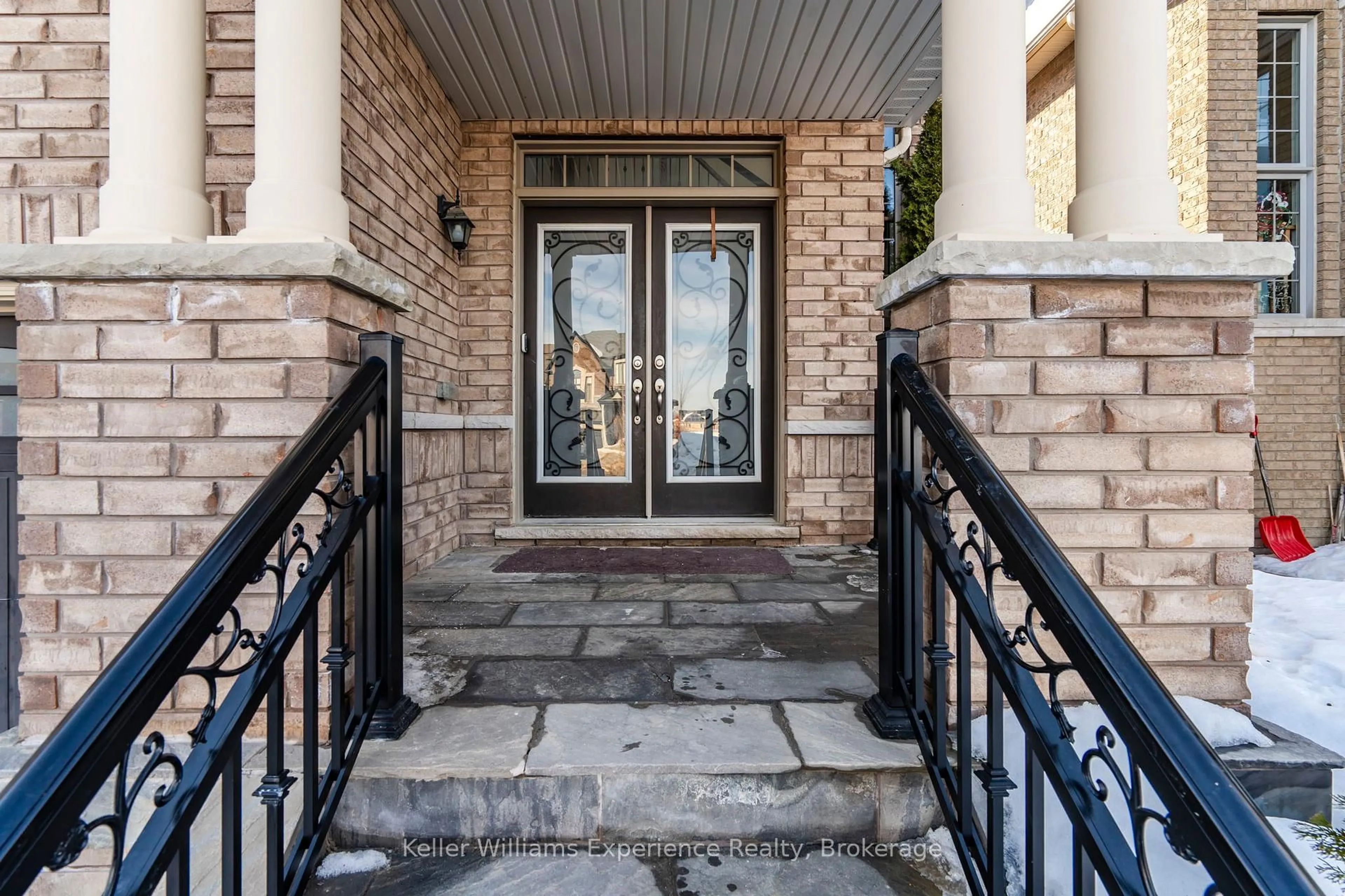 Indoor entryway for 2090 Webster Blvd, Innisfil Ontario L9S 0J2