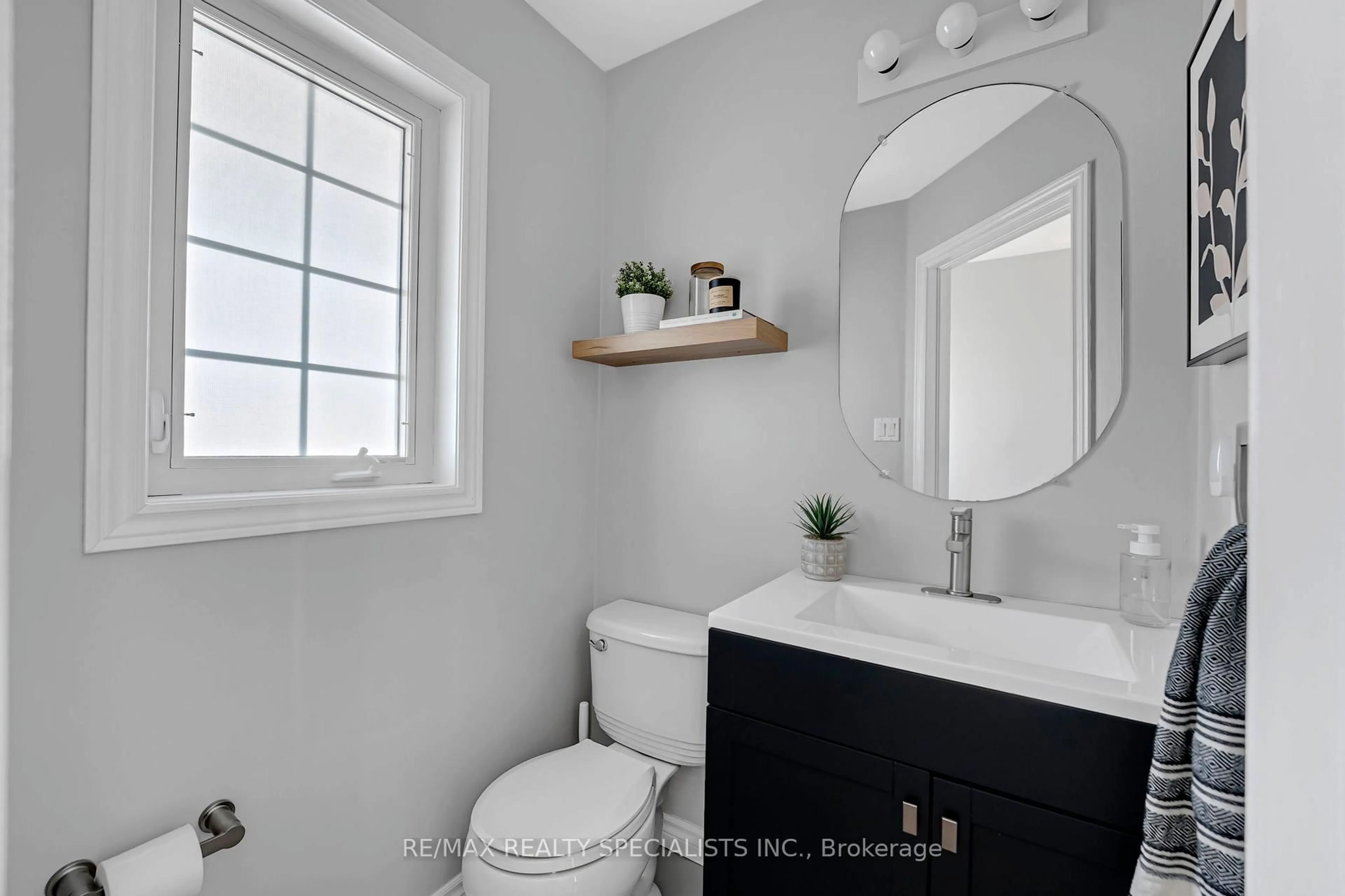 Contemporary bathroom, ceramic/tile floor for 21 Stevenson St, Essa Ontario L0M 1B6
