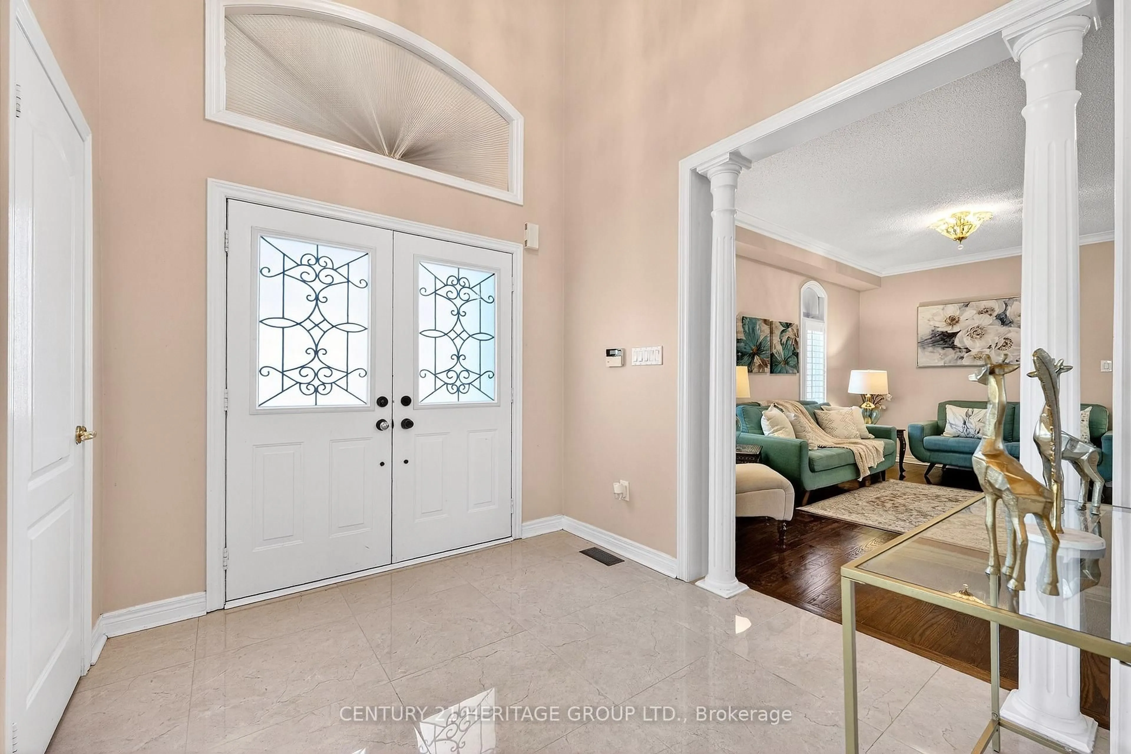 Indoor entryway for 2 Adam Ernst Crt, Vaughan Ontario L4H 2S5