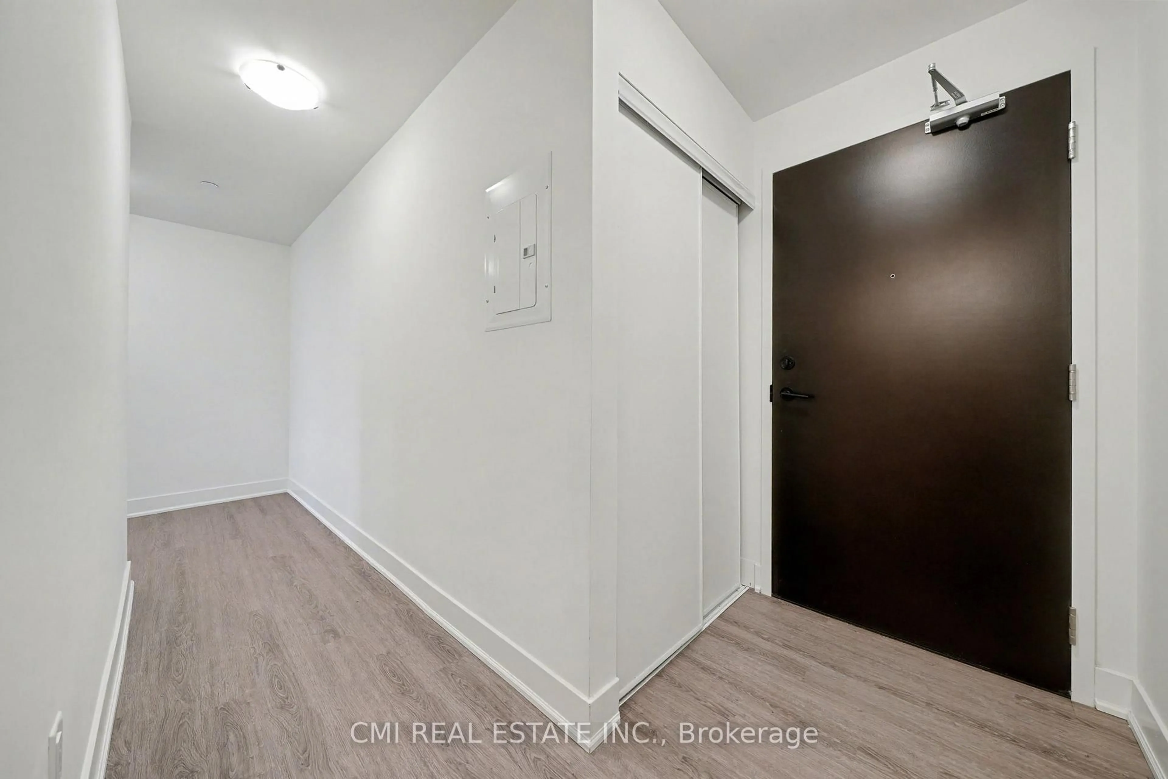 Unknown for 185 Deerfield Rd #311, Newmarket Ontario L3Y 0G7