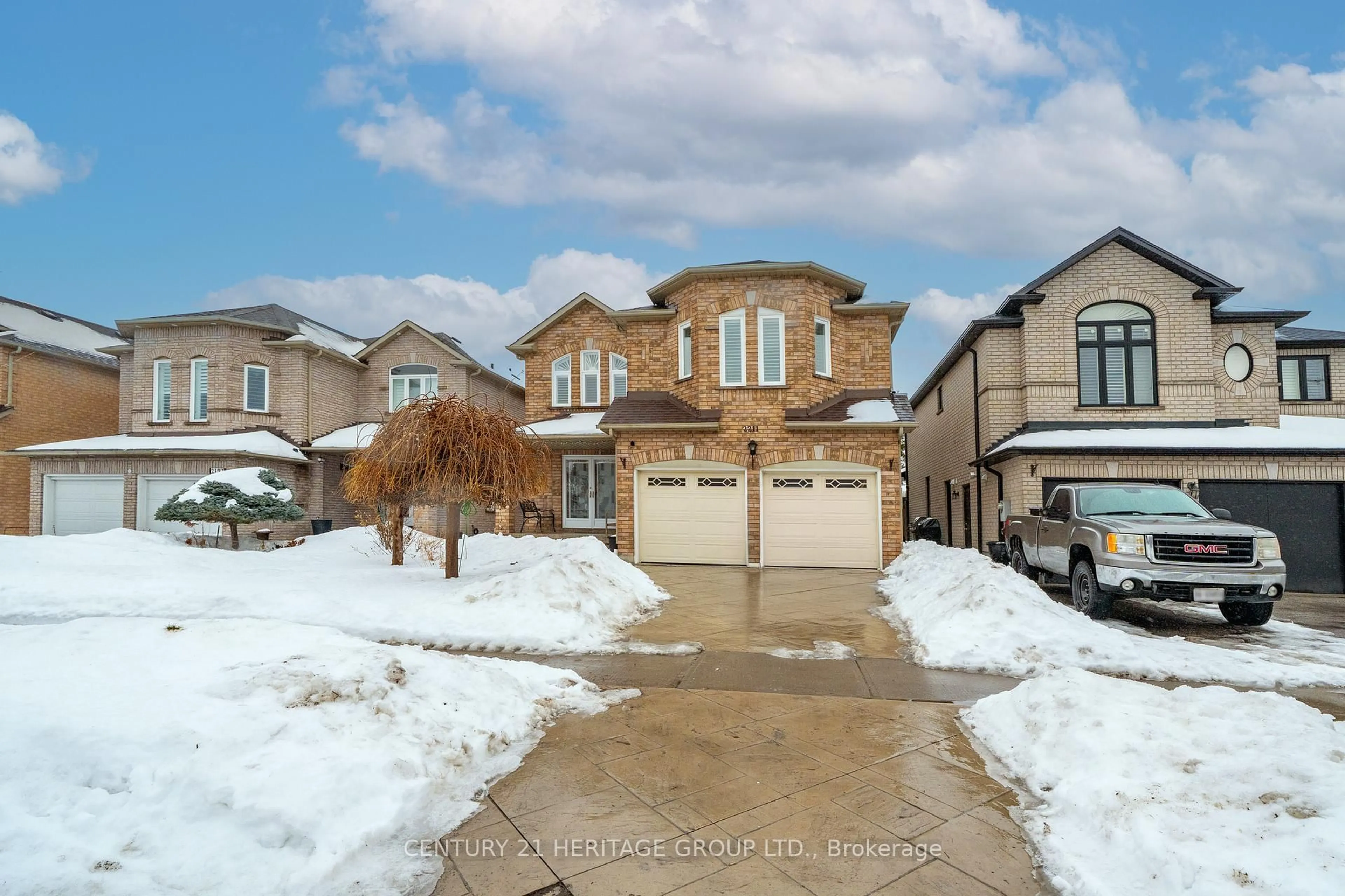 Unknown for 2211 Old Rutherford Rd, Vaughan Ontario L6A 1Z7