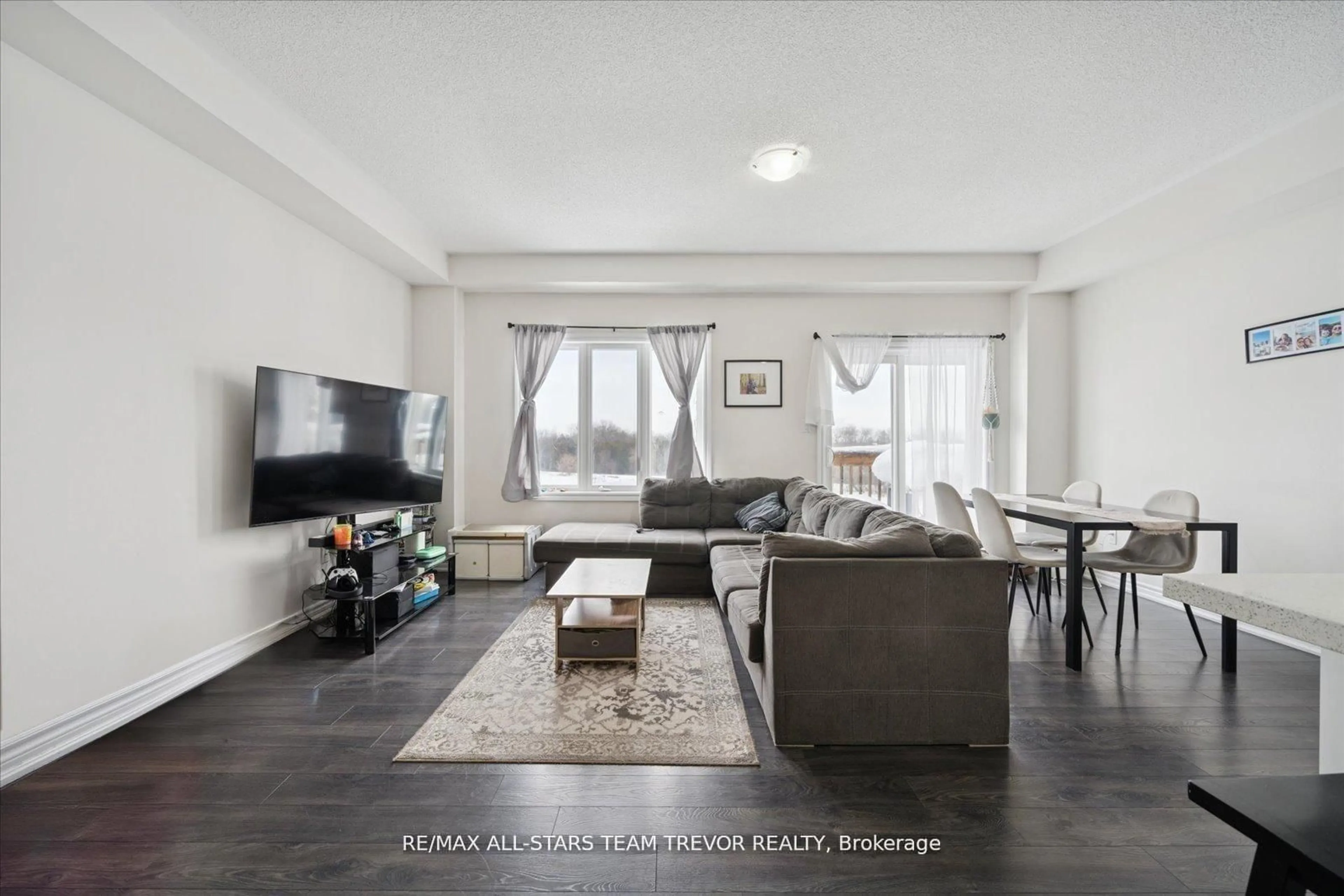 Living room with furniture, unknown for 1265 Harrington St, Innisfil Ontario L0L 1W0