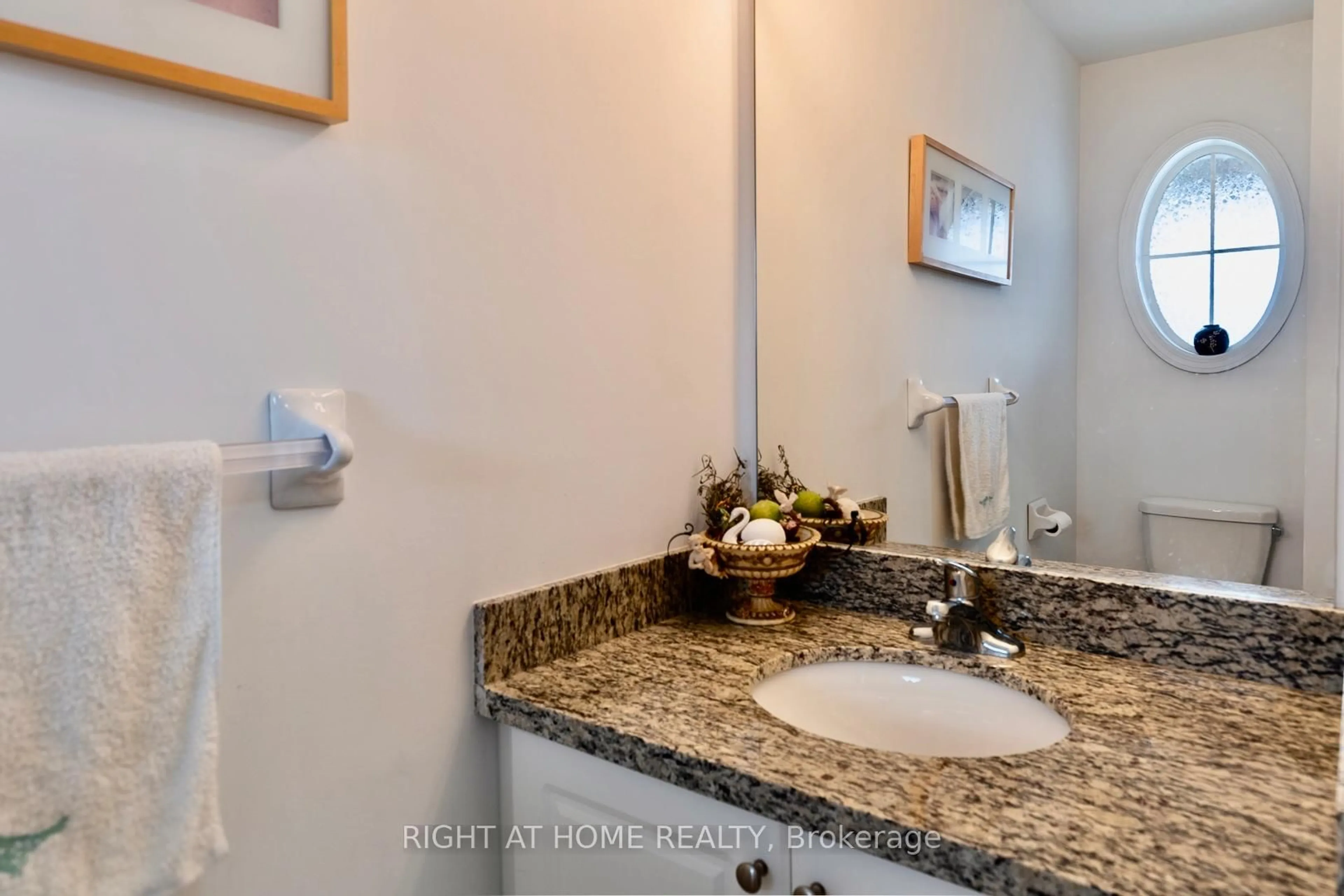 Standard bathroom, ceramic/tile floor for 2110 galloway St, Innisfil Ontario L9S 4B7