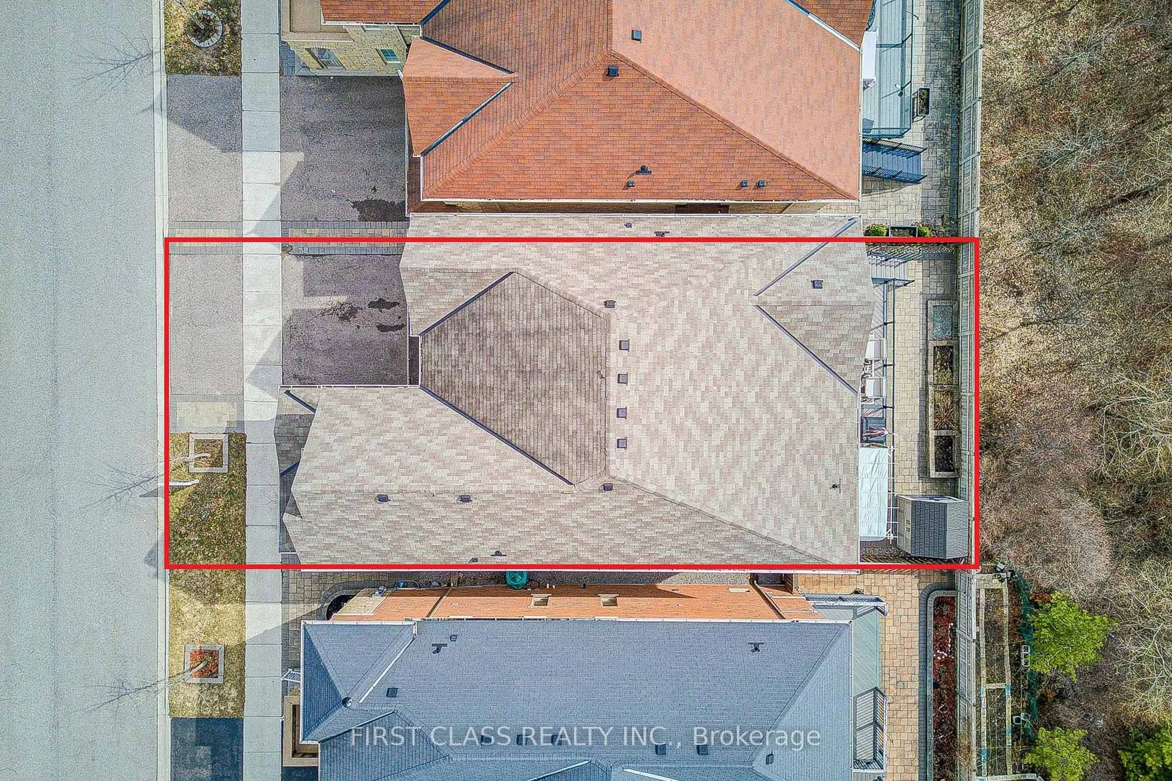 A pic from outside/outdoor area/front of a property/back of a property/a pic from drone, building for 41 William Bartlett Dr, Markham Ontario L6C 0P6