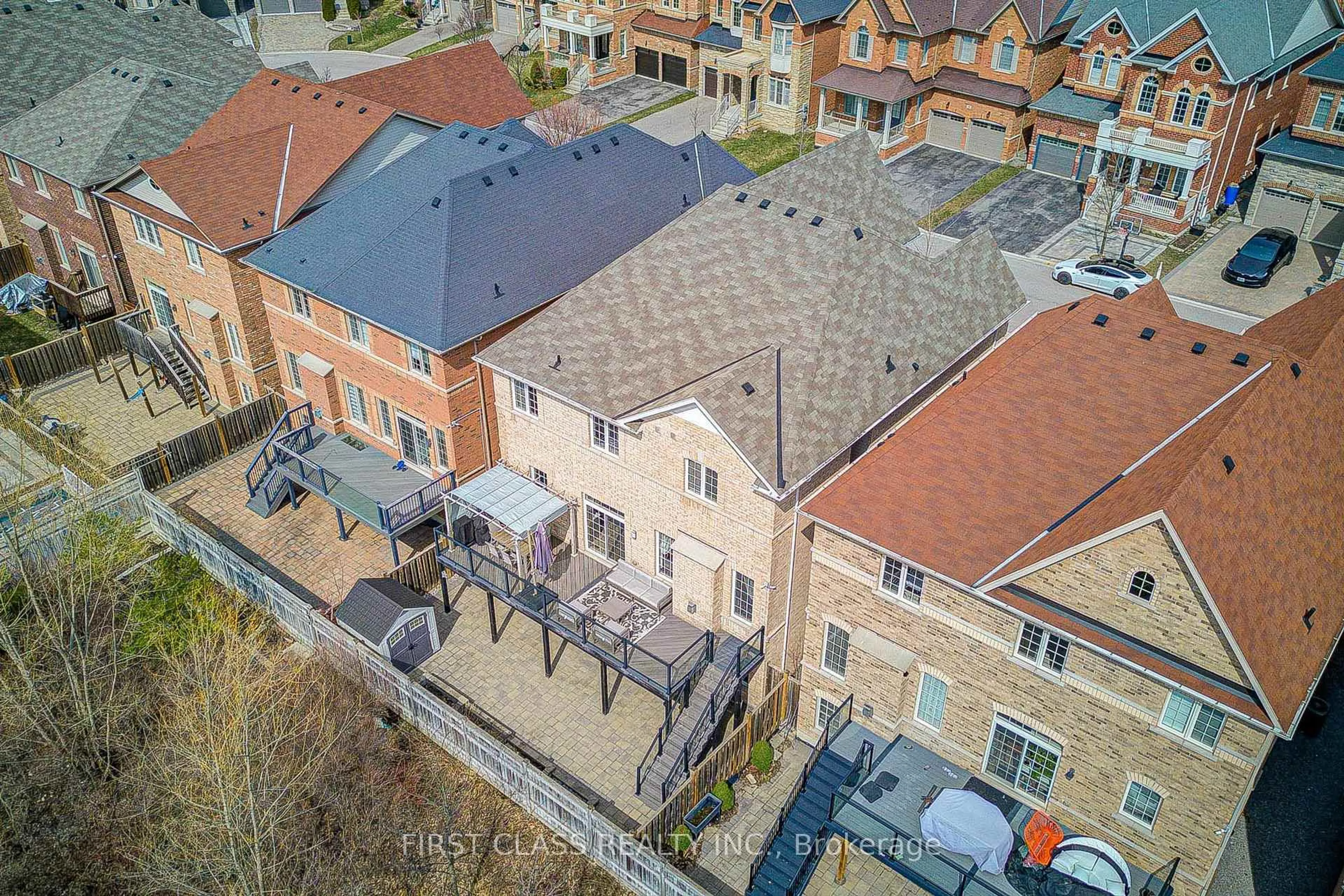 A pic from outside/outdoor area/front of a property/back of a property/a pic from drone, city buildings view from balcony for 41 William Bartlett Dr, Markham Ontario L6C 0P6