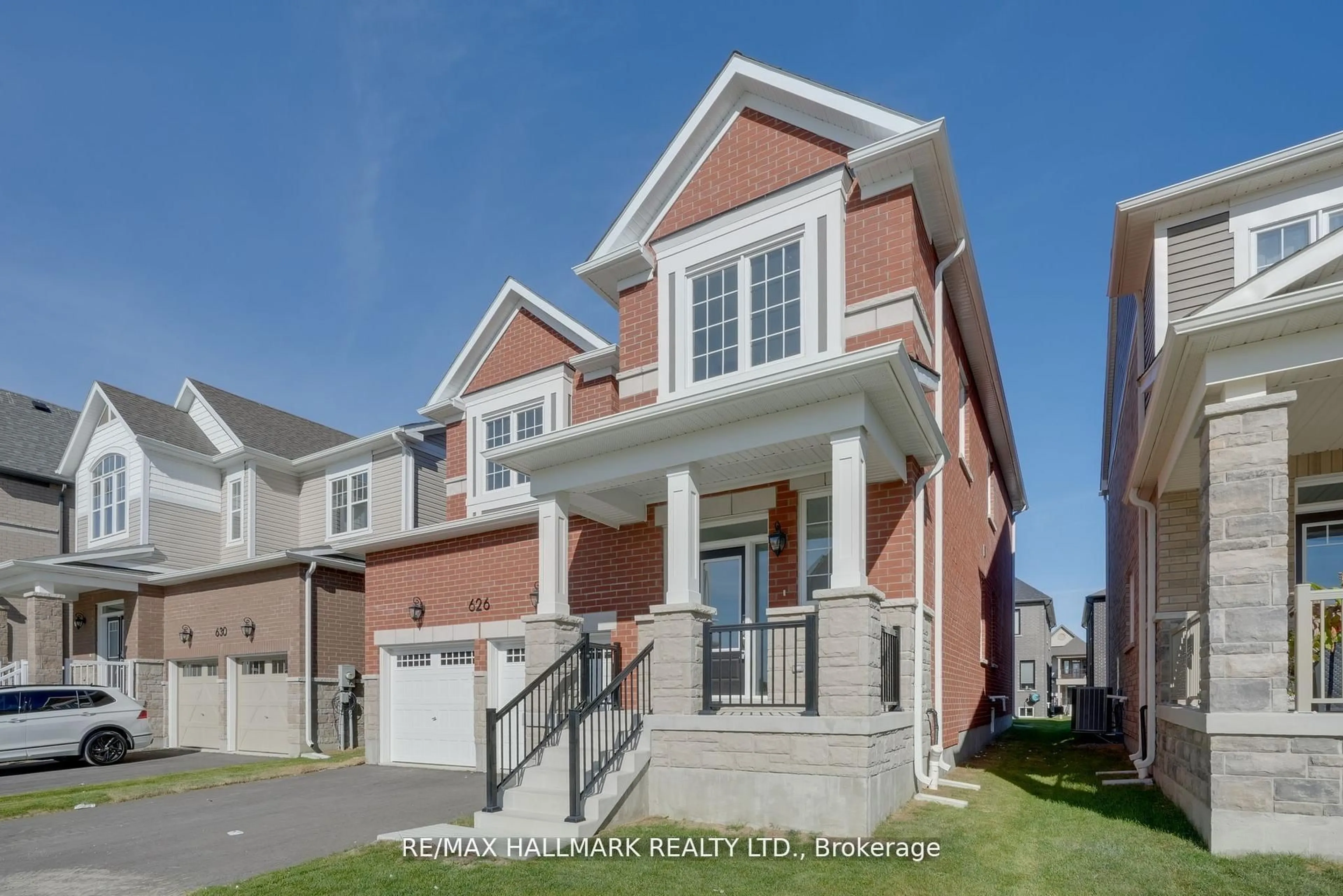 Home with brick exterior material, street for 626 Newlove St, Innisfil Ontario L9S 0R9