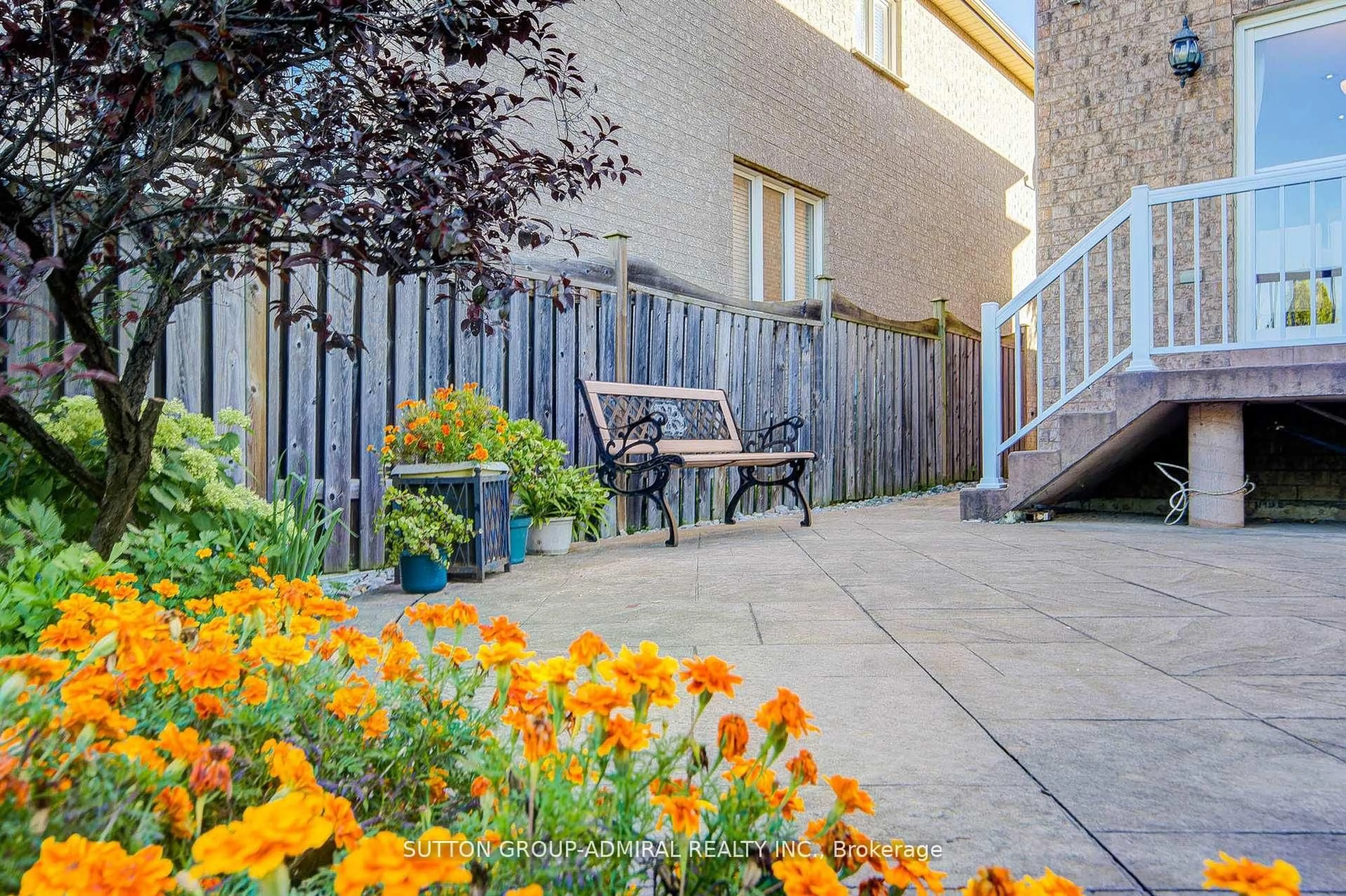 Patio, street for 6 Lorridge St, Richmond Hill Ontario L4E 4E6