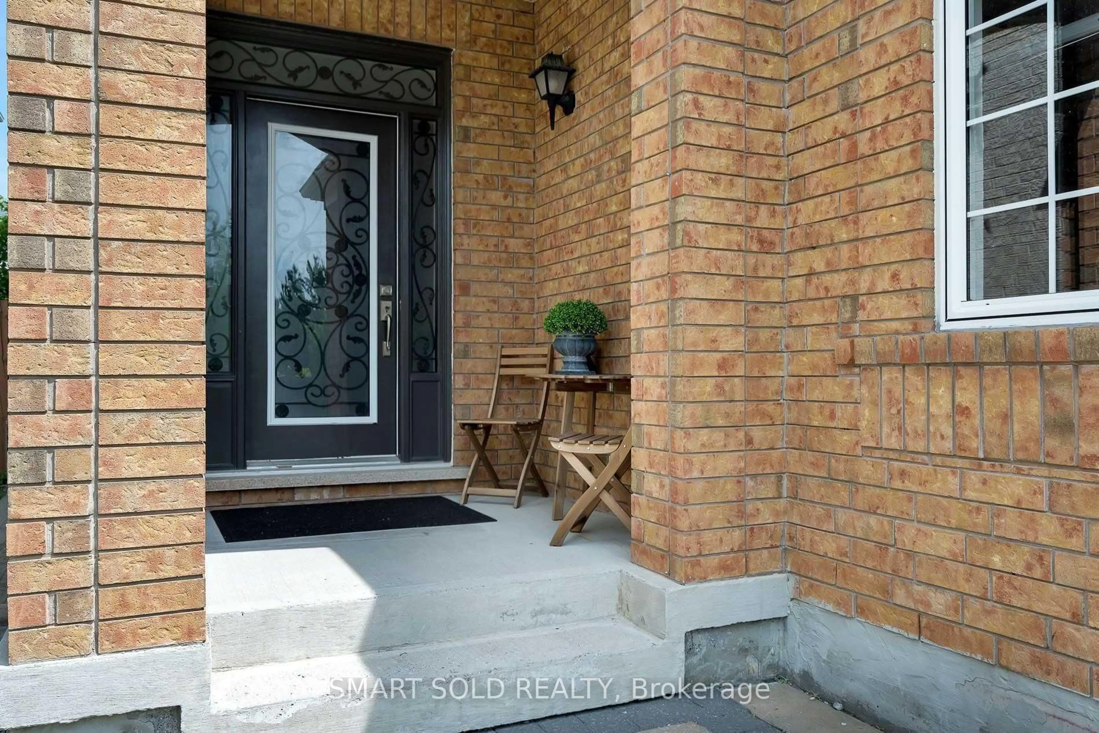 Indoor entryway for 99 Aloe Ave, Richmond Hill Ontario L4E 4N2