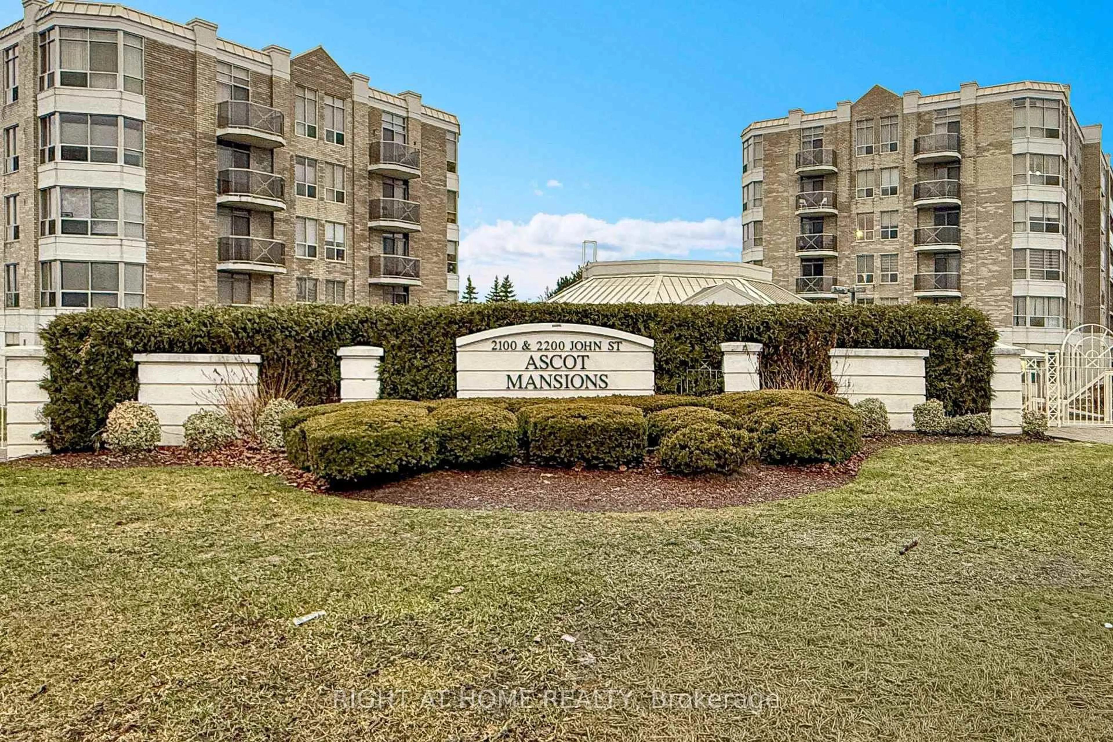 Unknown for 2100 John St #216, Markham Ontario L3T 7S6