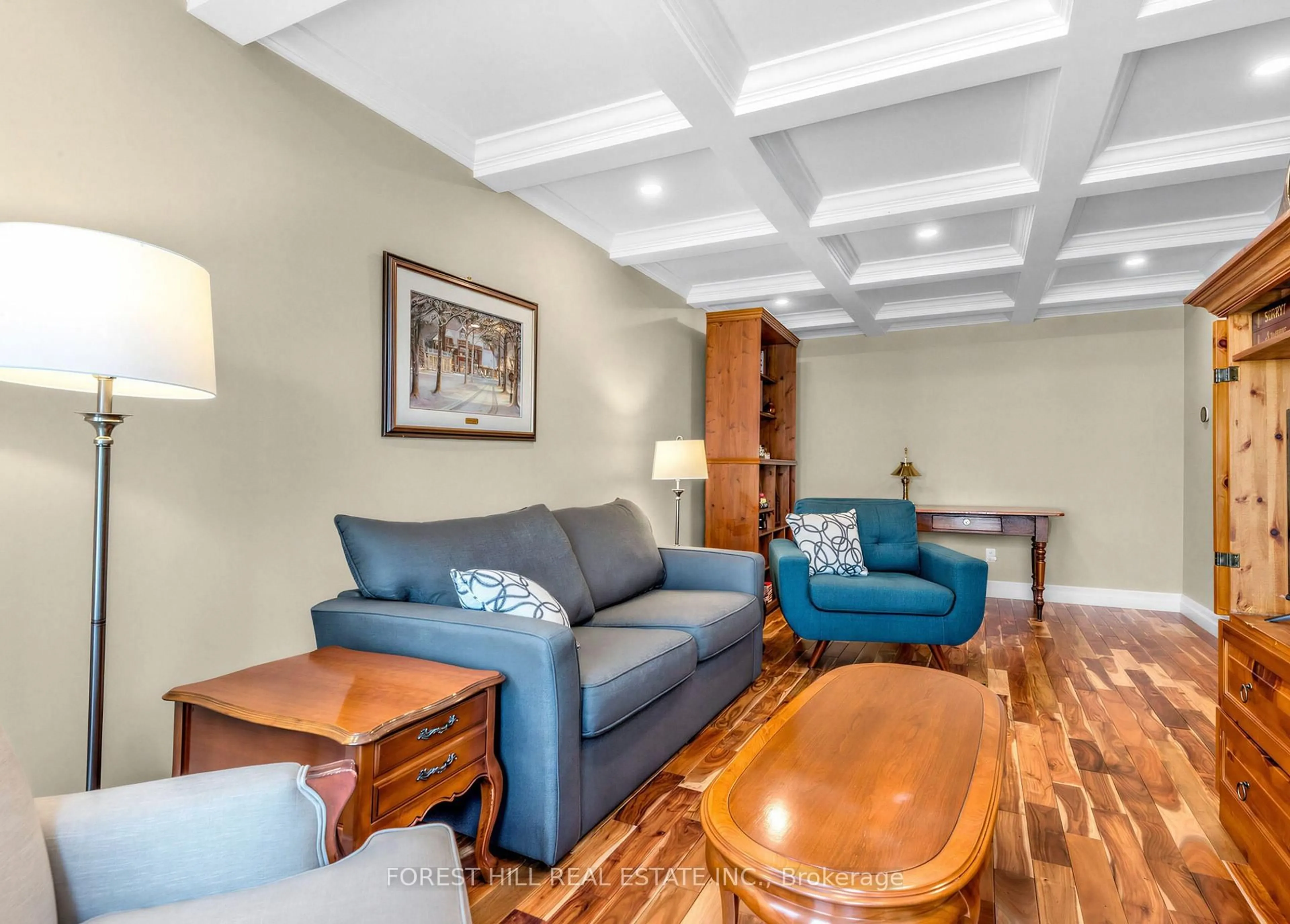 Living room with furniture, unknown for 39 Freeman Rd, Markham Ontario L3P 4E9