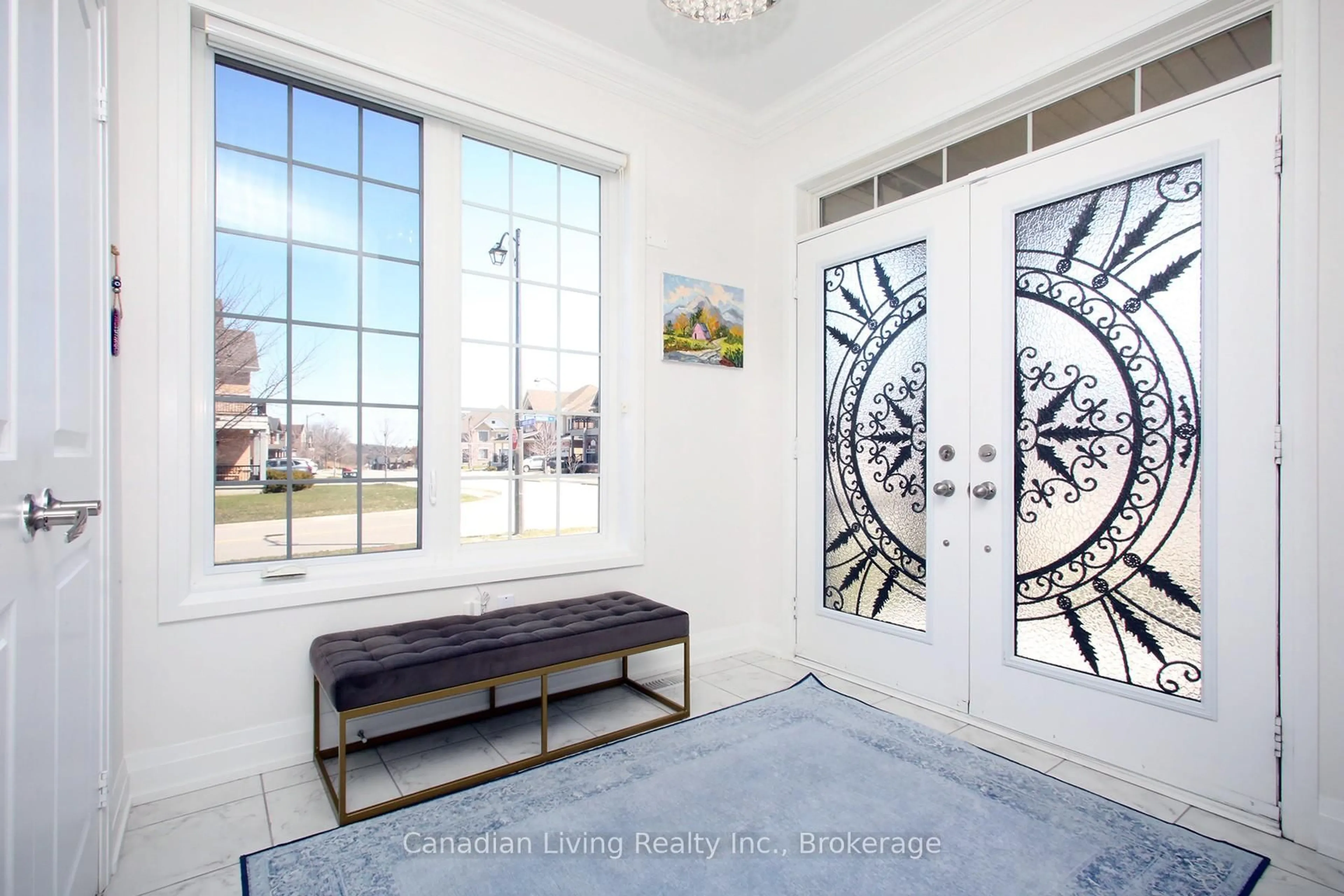 Indoor entryway for 72 Charlotte Abby Dr, East Gwillimbury Ontario L9N 0S9