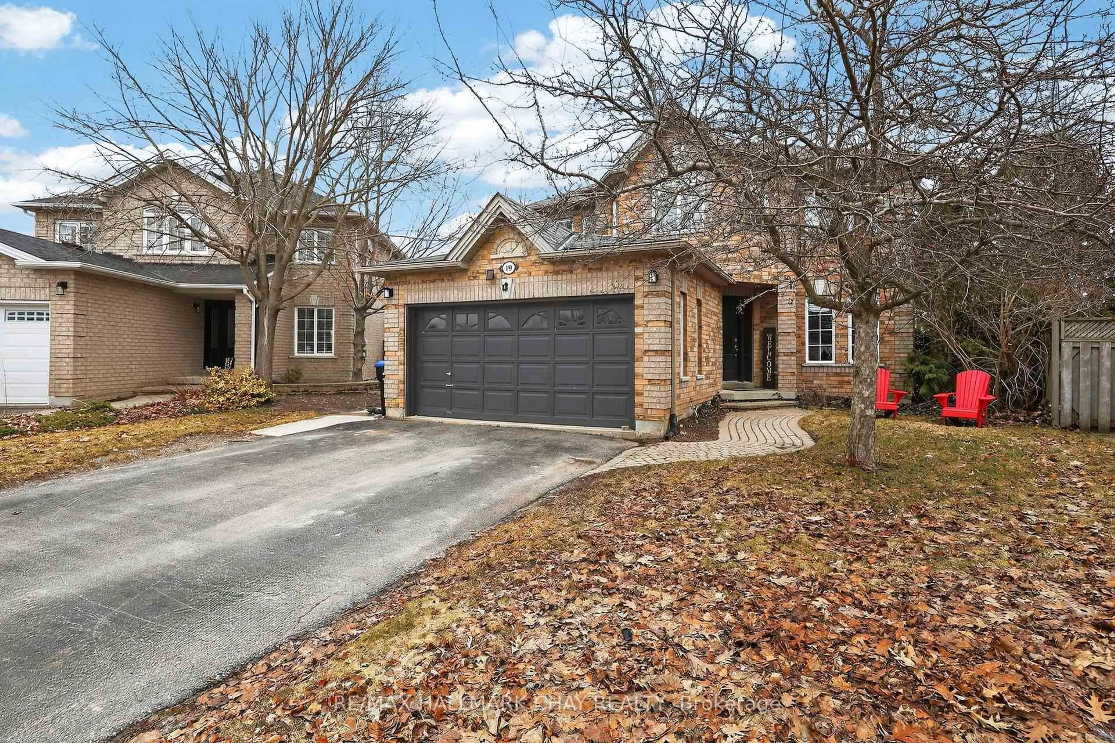 Home with brick exterior material, street for 19 Smith St, New Tecumseth Ontario L9R 1Z0