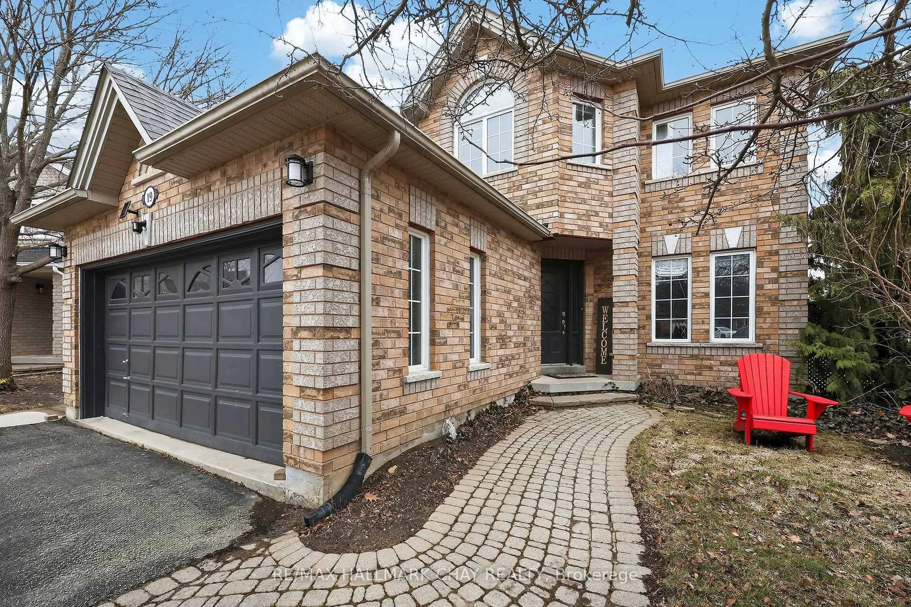 Home with brick exterior material, street for 19 Smith St, New Tecumseth Ontario L9R 1Z0