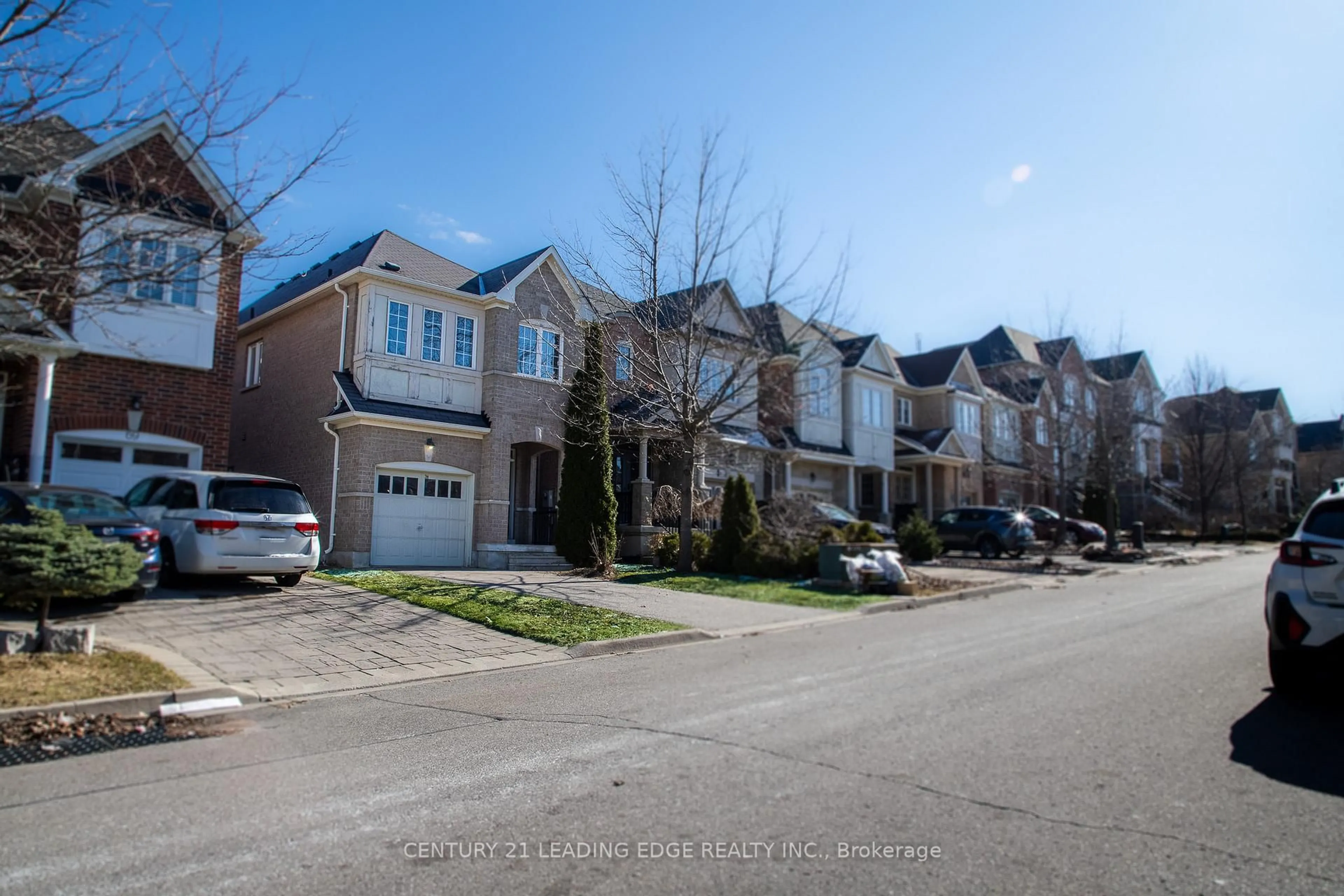 A pic from outside/outdoor area/front of a property/back of a property/a pic from drone, street for 67 Sir Sanford Fleming Way, Vaughan Ontario L6A 0T2