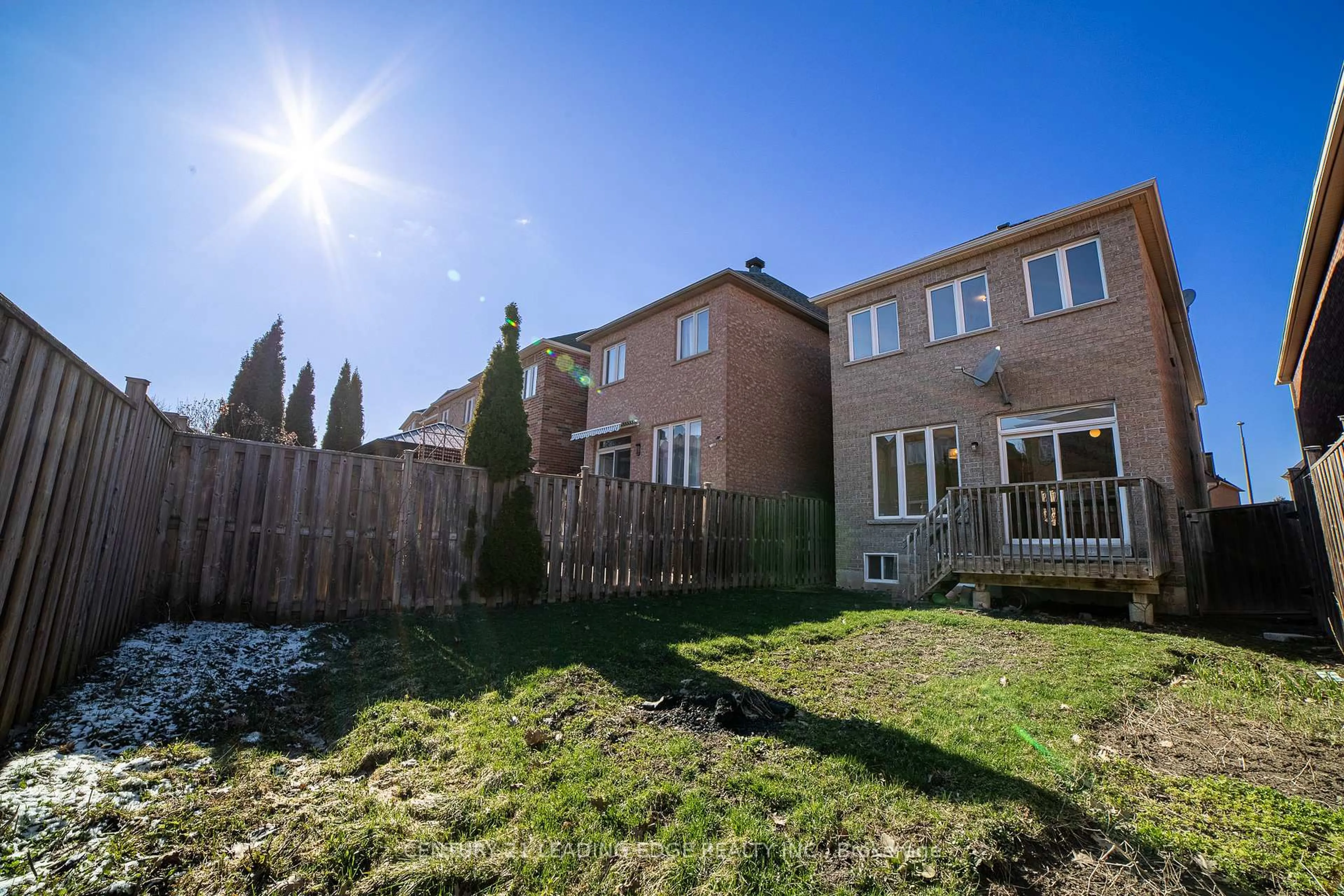 A pic from outside/outdoor area/front of a property/back of a property/a pic from drone, street for 67 Sir Sanford Fleming Way, Vaughan Ontario L6A 0T2