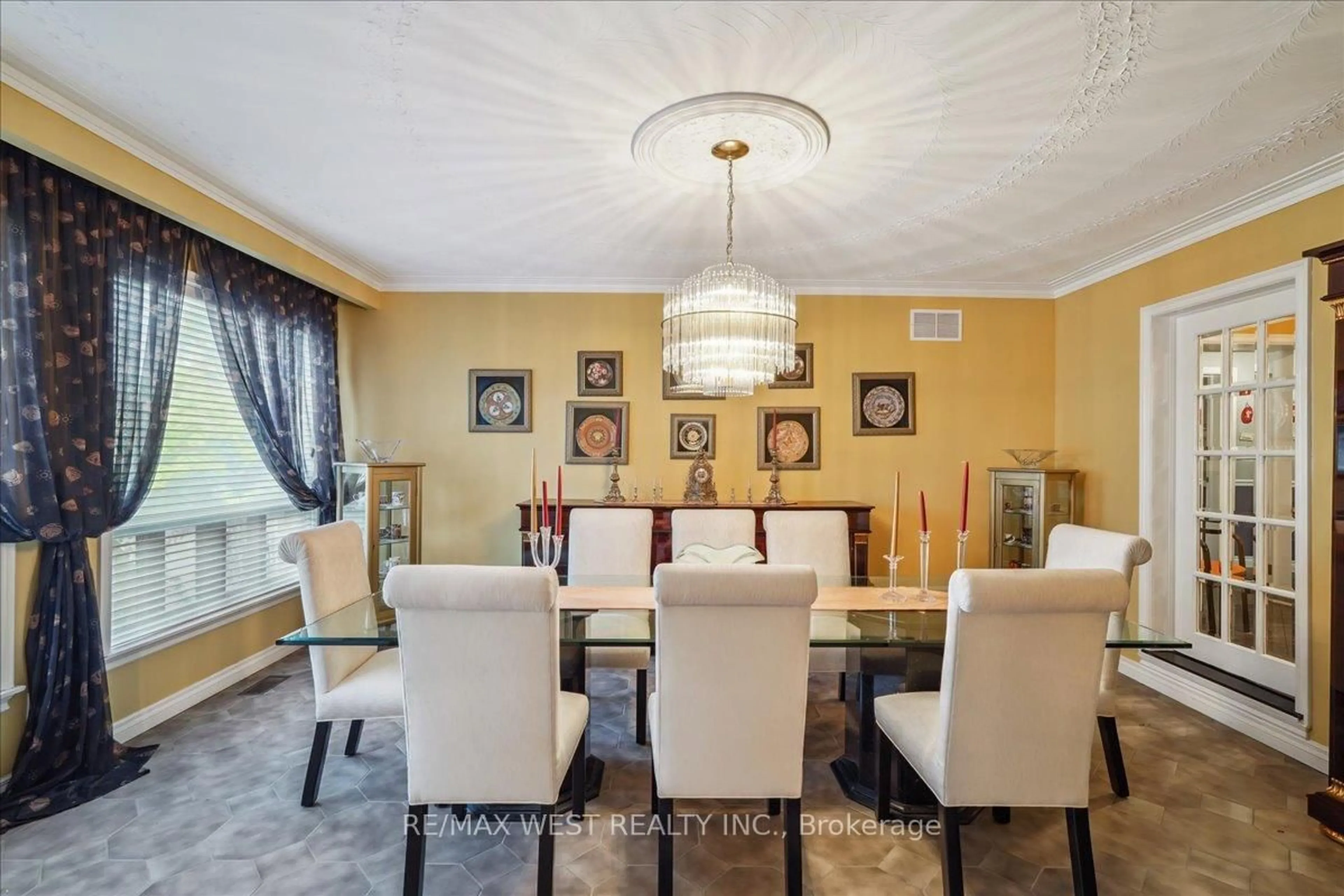 Dining room, unknown for 190 Sandys Dr, Vaughan Ontario L4L 3E3