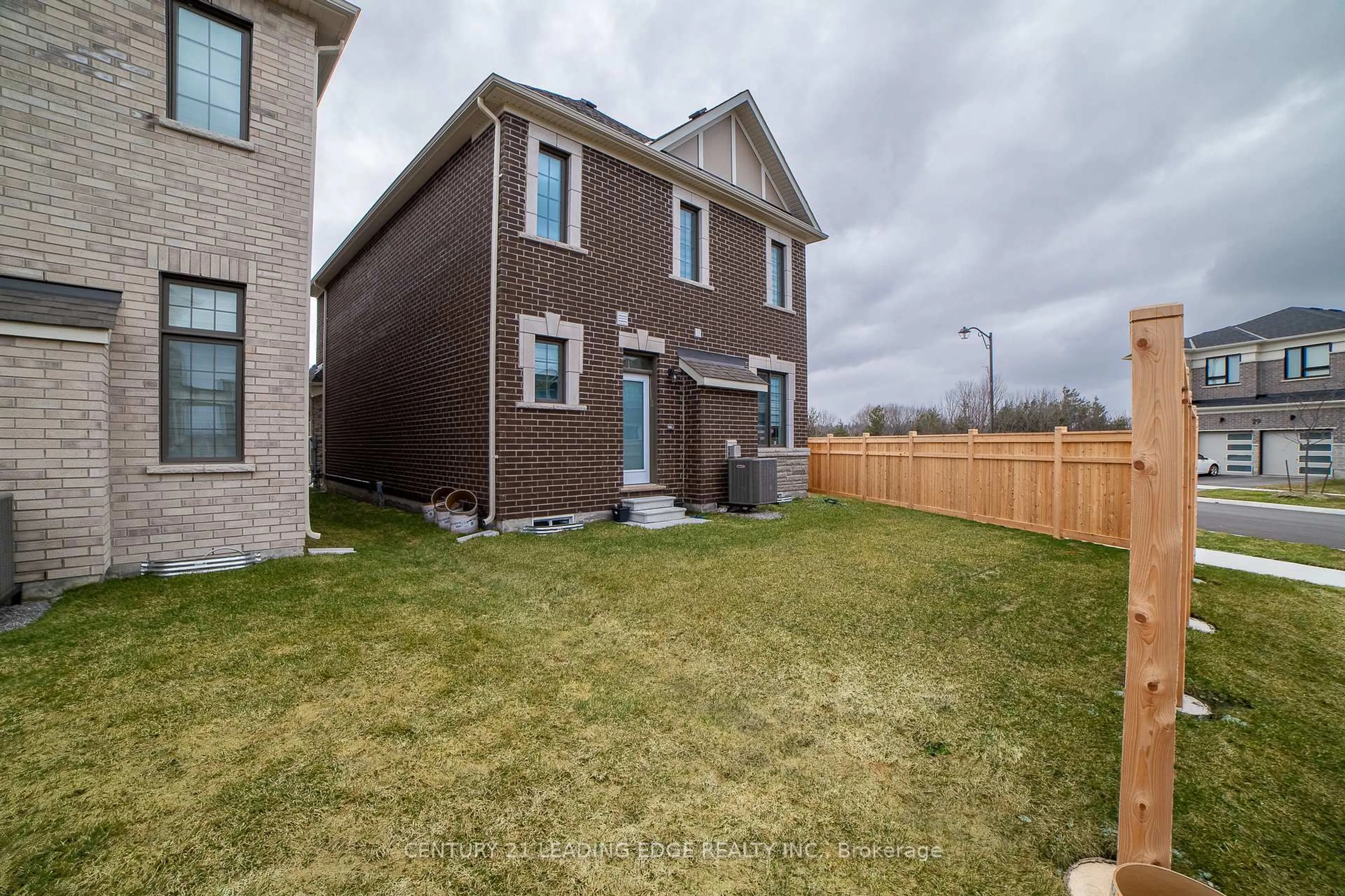 A pic from outside/outdoor area/front of a property/back of a property/a pic from drone, street for 1 George Roman Ave, Markham Ontario L6C 3L9