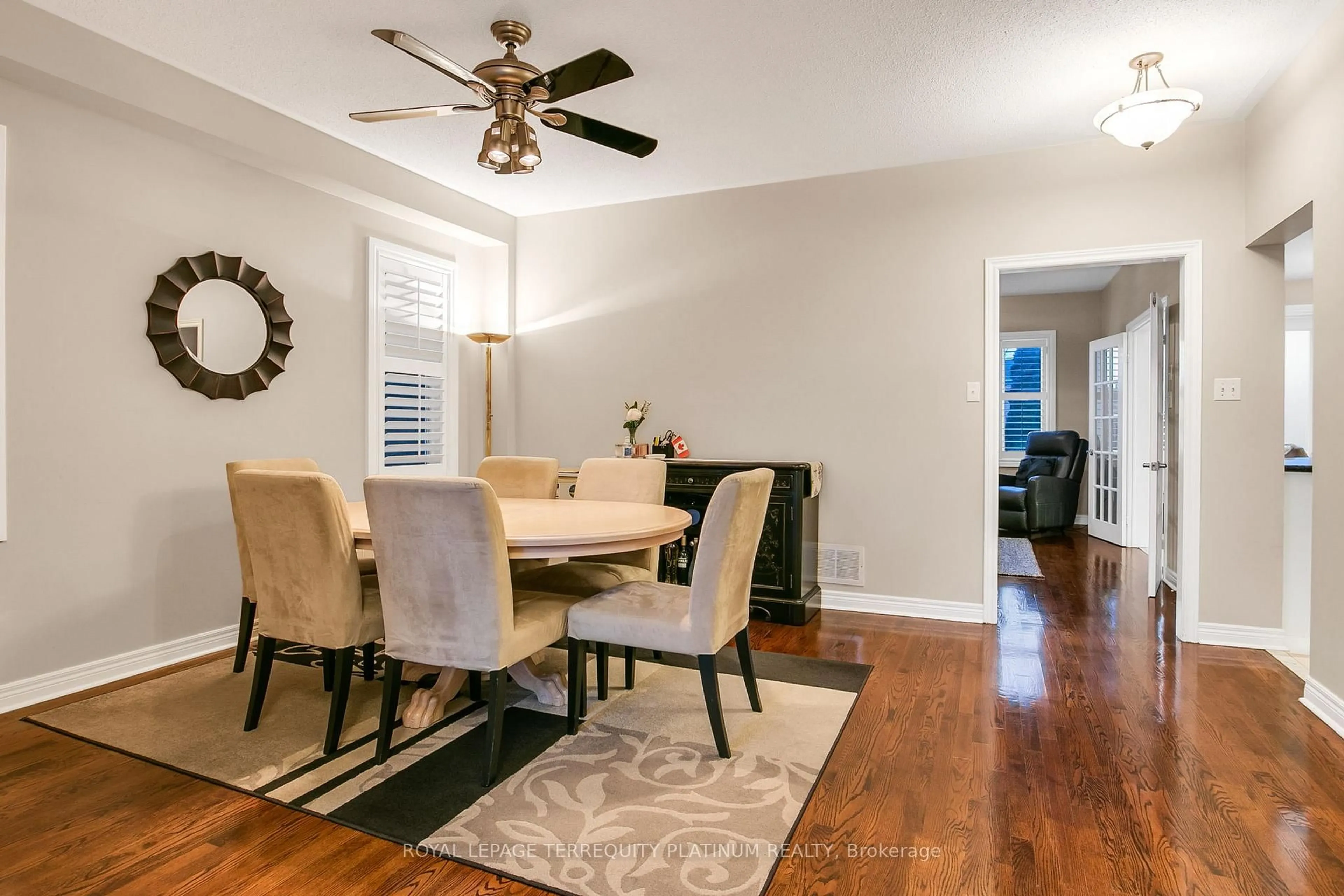Dining room, wood/laminate floor for 68 Grandlea Cres, Markham Ontario L3S 4A3