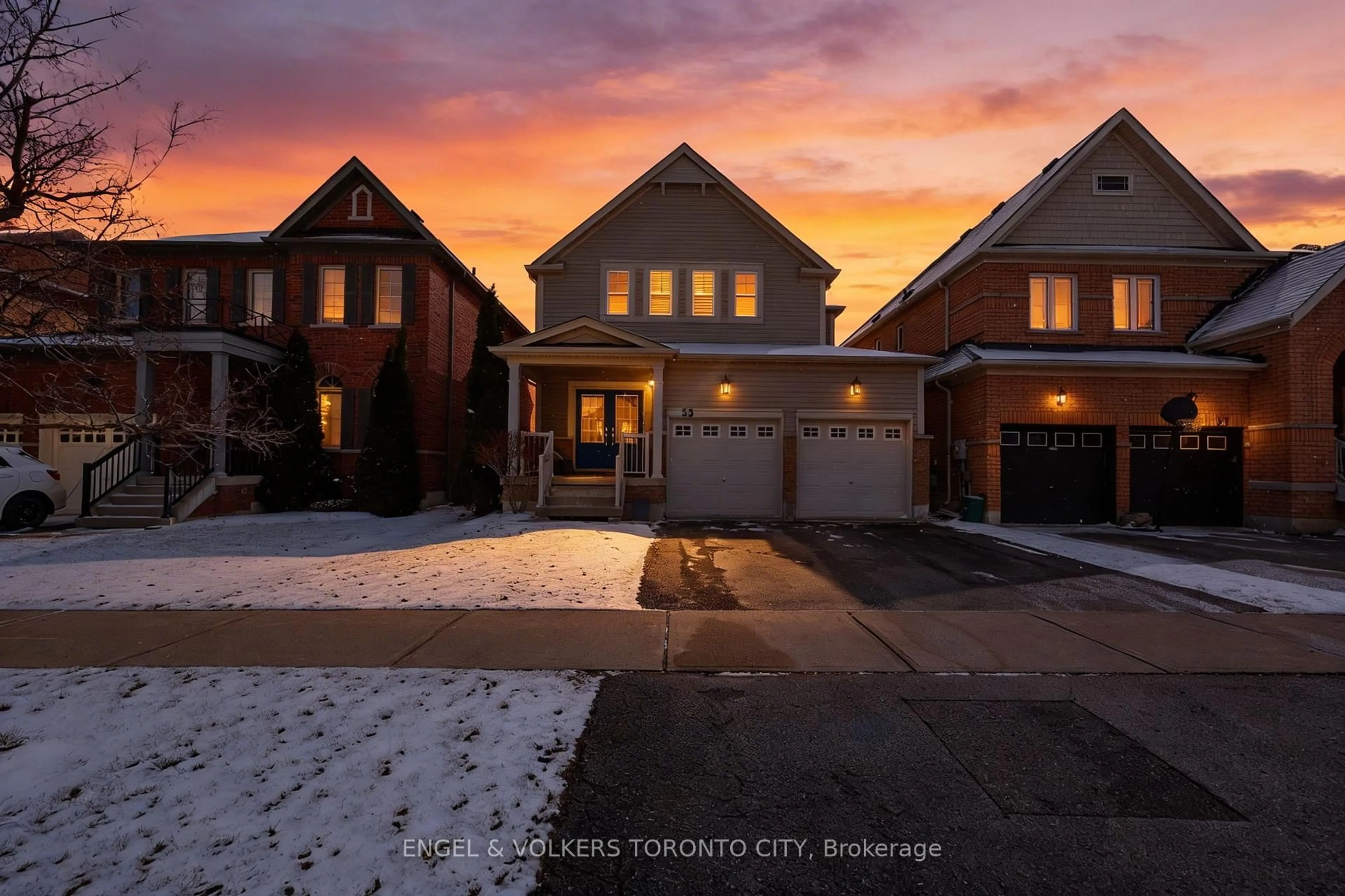 Home with brick exterior material, street for 55 Faris St, Bradford West Gwillimbury Ontario L3Z 0C5