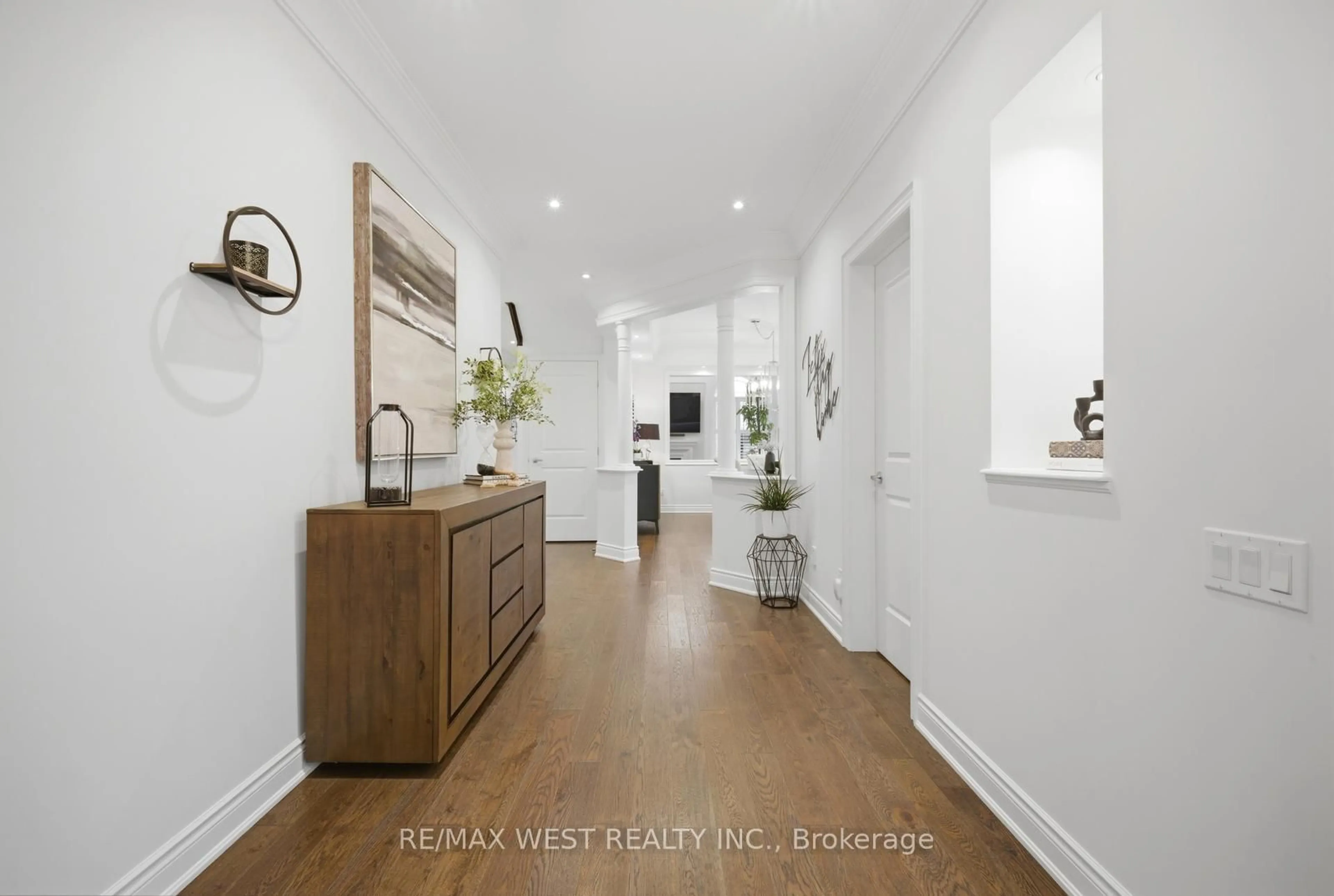 Indoor entryway for 139 Hatton Garden Rd, Vaughan Ontario L4H 3R1