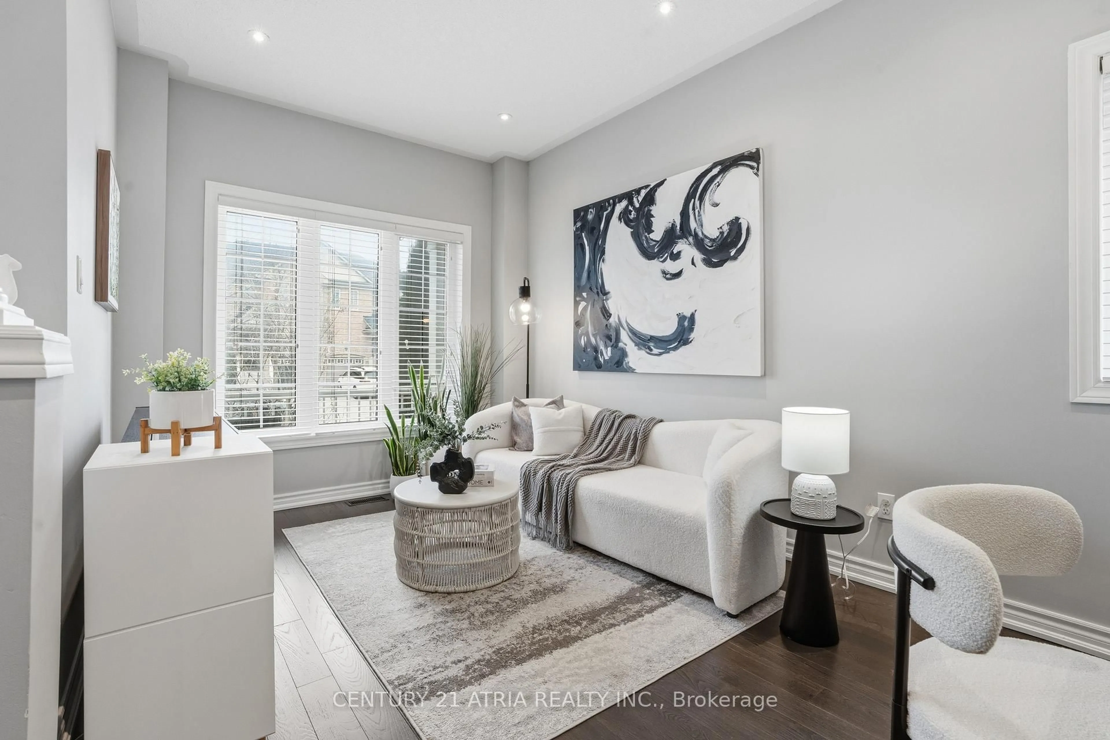 Living room with furniture, unknown for 72 Dovetail Dr, Richmond Hill Ontario L4E 5A7