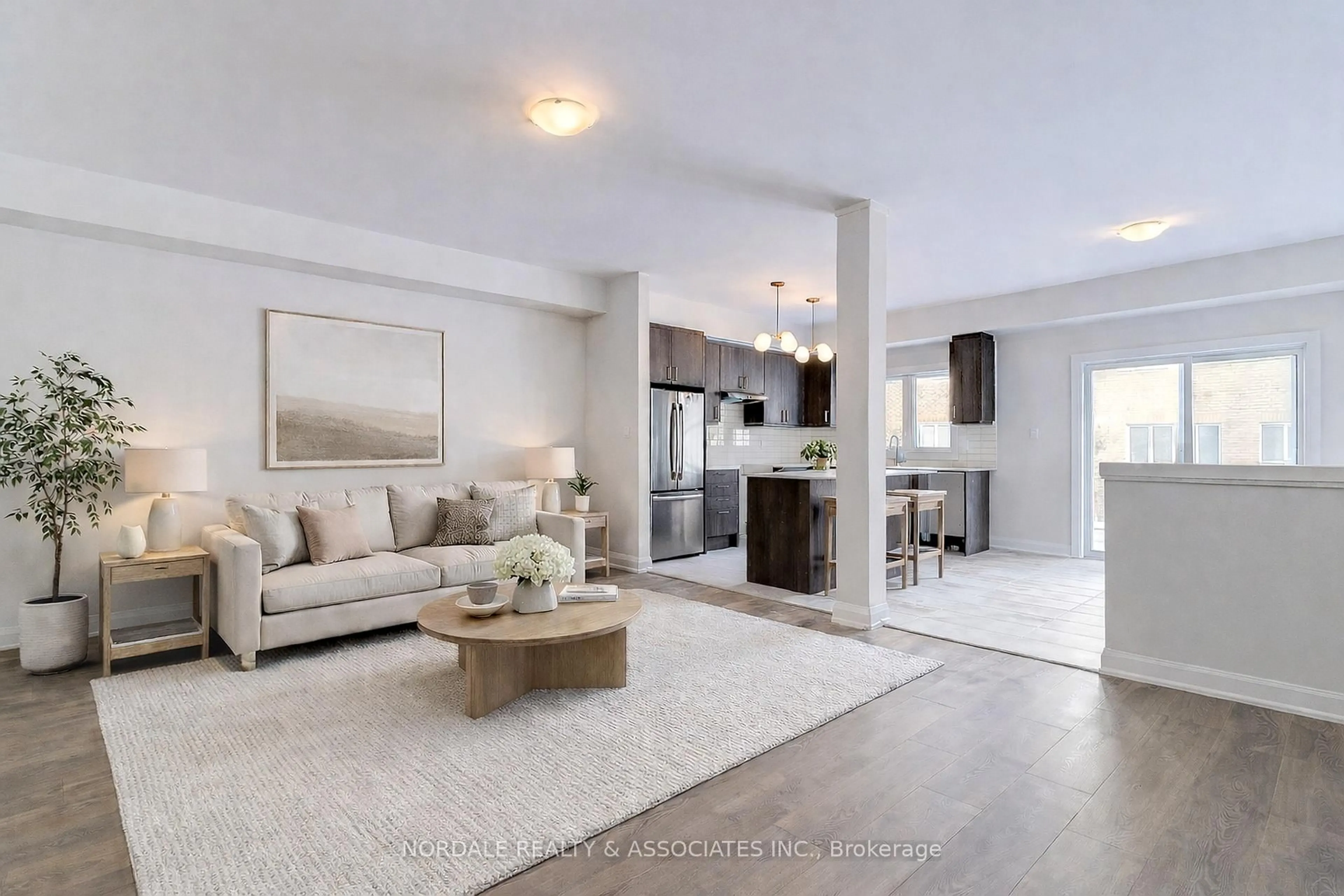 Living room with furniture, unknown for 176 Seguin St, Richmond Hill Ontario L4E 1H8