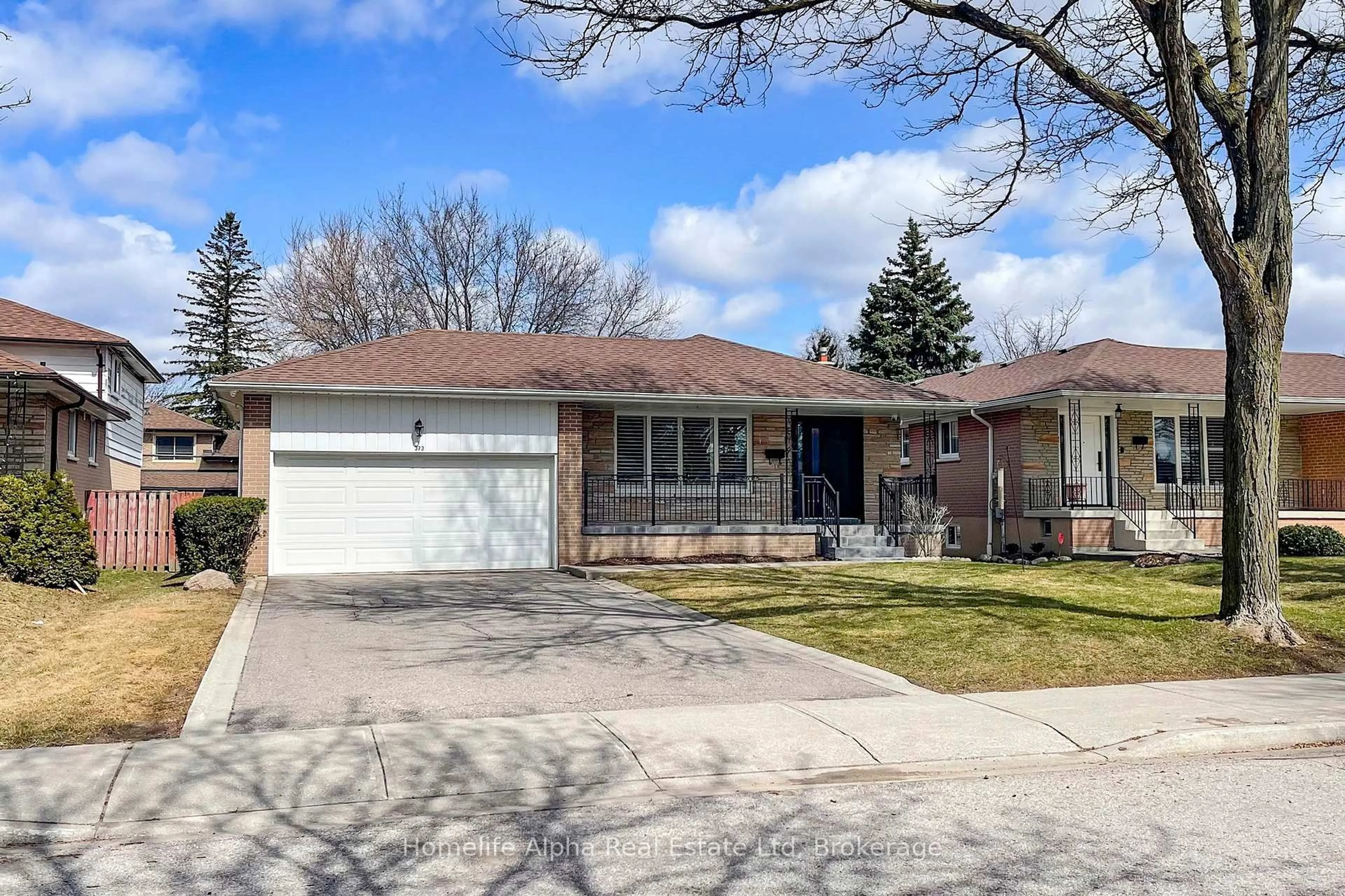 Home with brick exterior material, street for 373 Becker Rd, Richmond Hill Ontario L4C 2S3