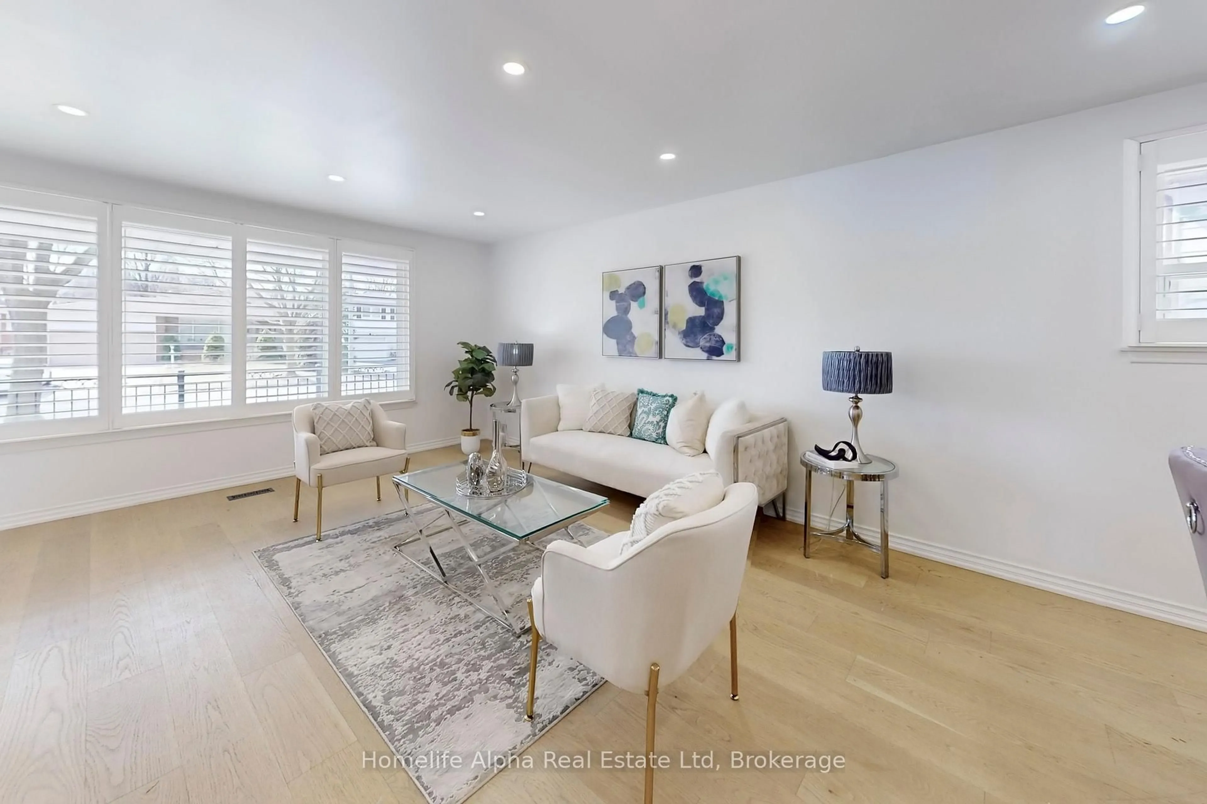 Living room with furniture, unknown for 373 Becker Rd, Richmond Hill Ontario L4C 2S3