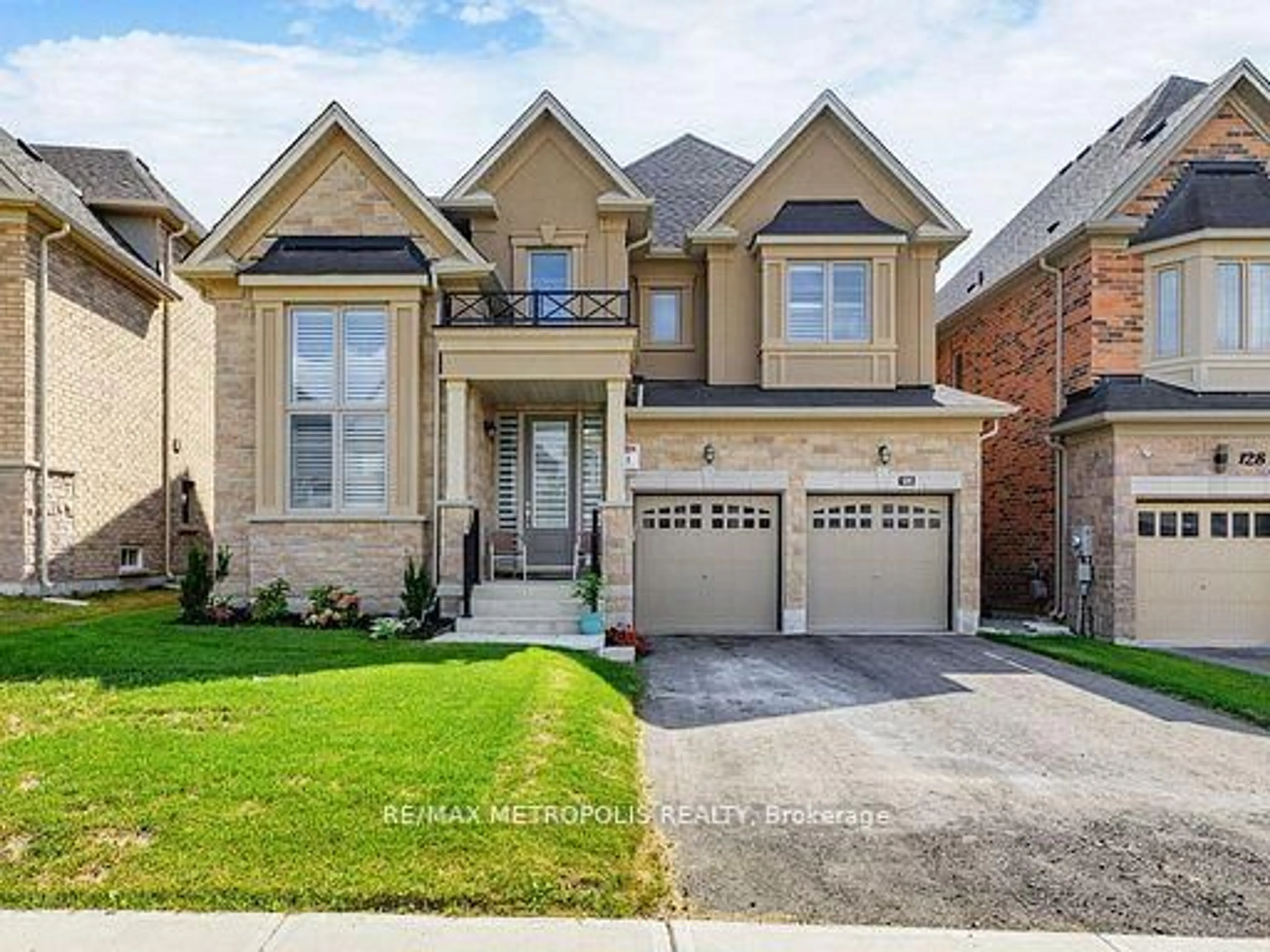 Home with brick exterior material, street for 126 Silk Twist Dr, East Gwillimbury Ontario L9N 0W1