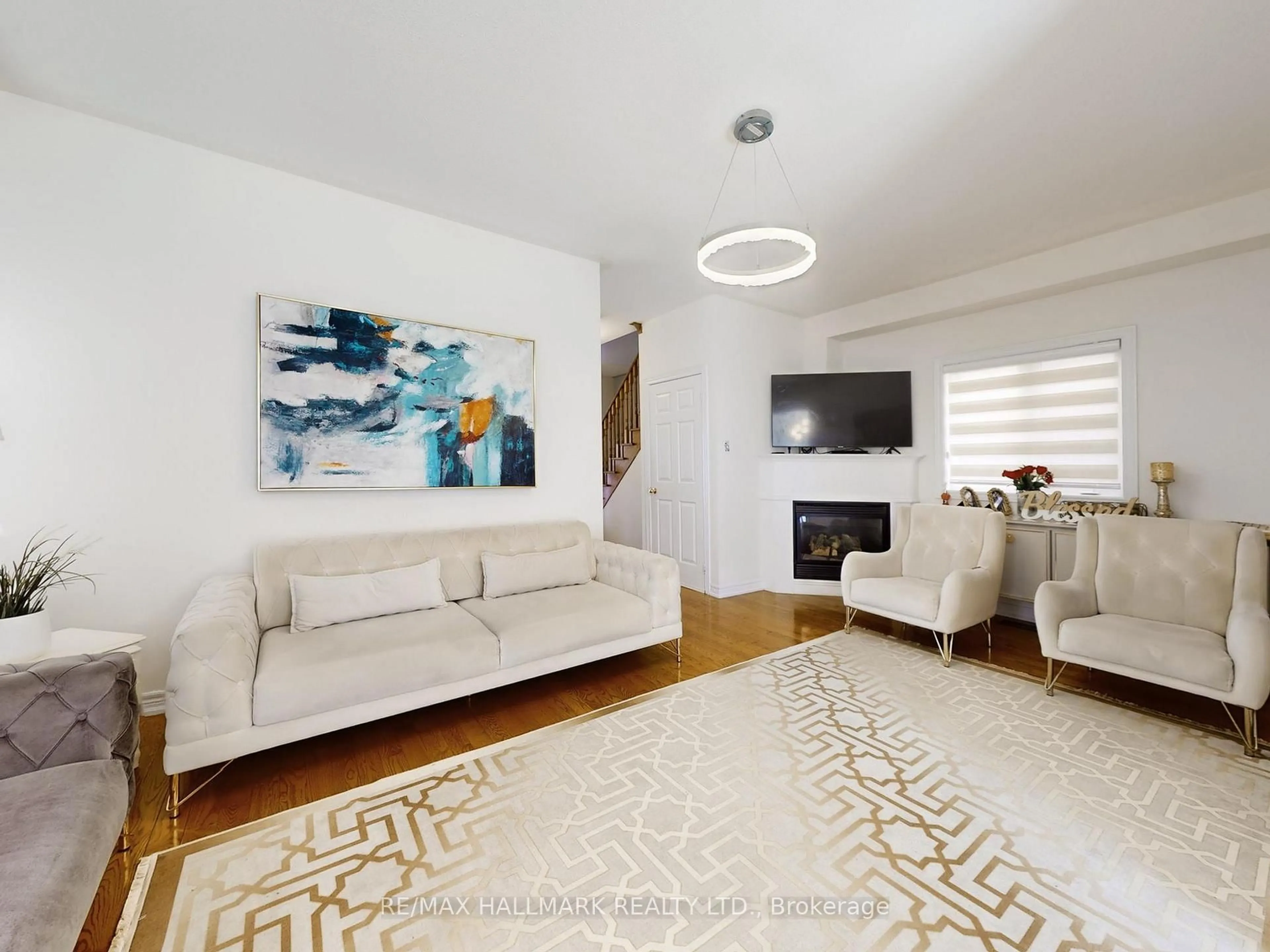 Living room with furniture, unknown for 39 Retreat Blvd, Vaughan Ontario L4H 0C1