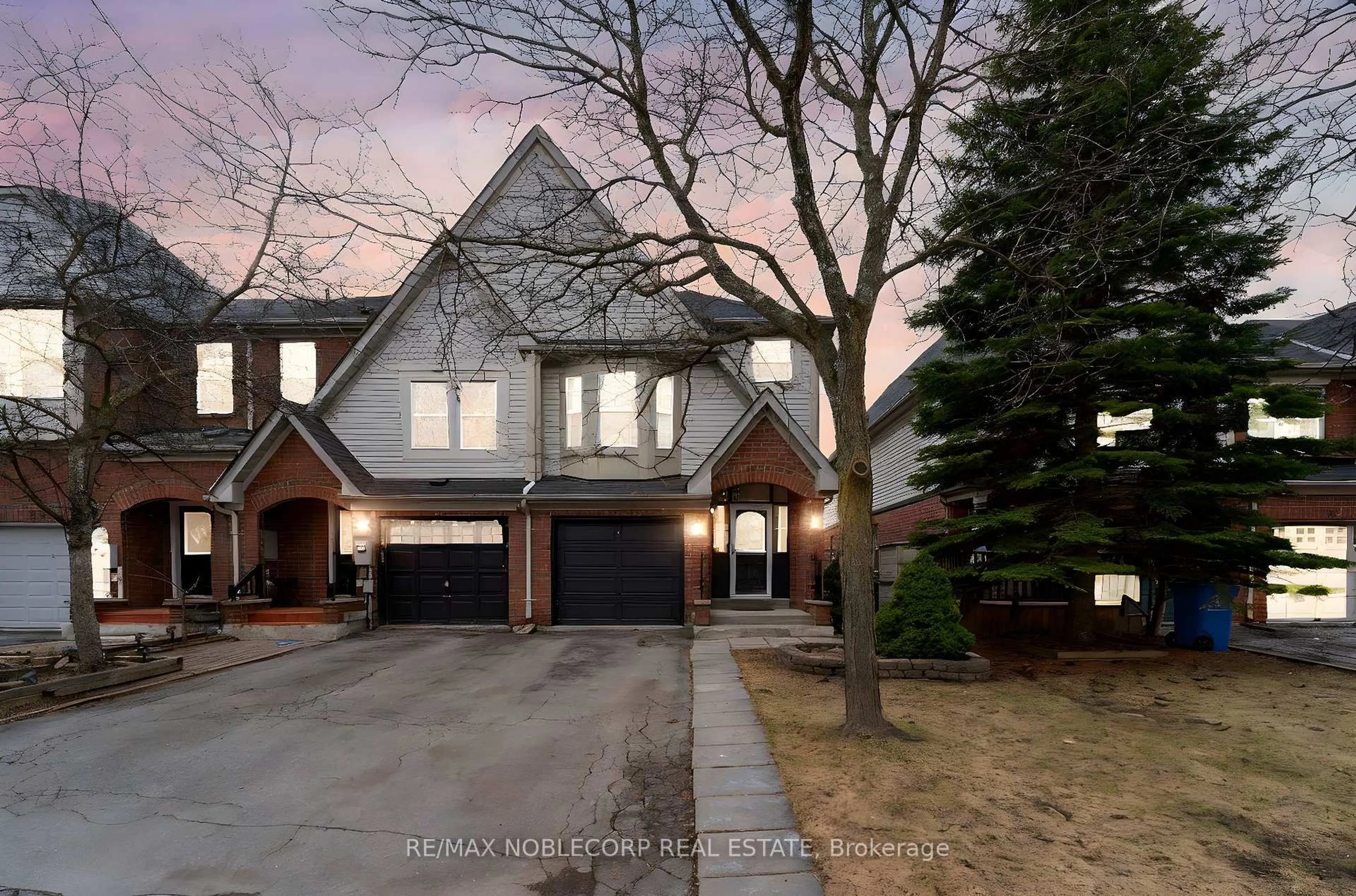 Home with brick exterior material, street for 29 Mugford Rd, Aurora Ontario L4G 7H4