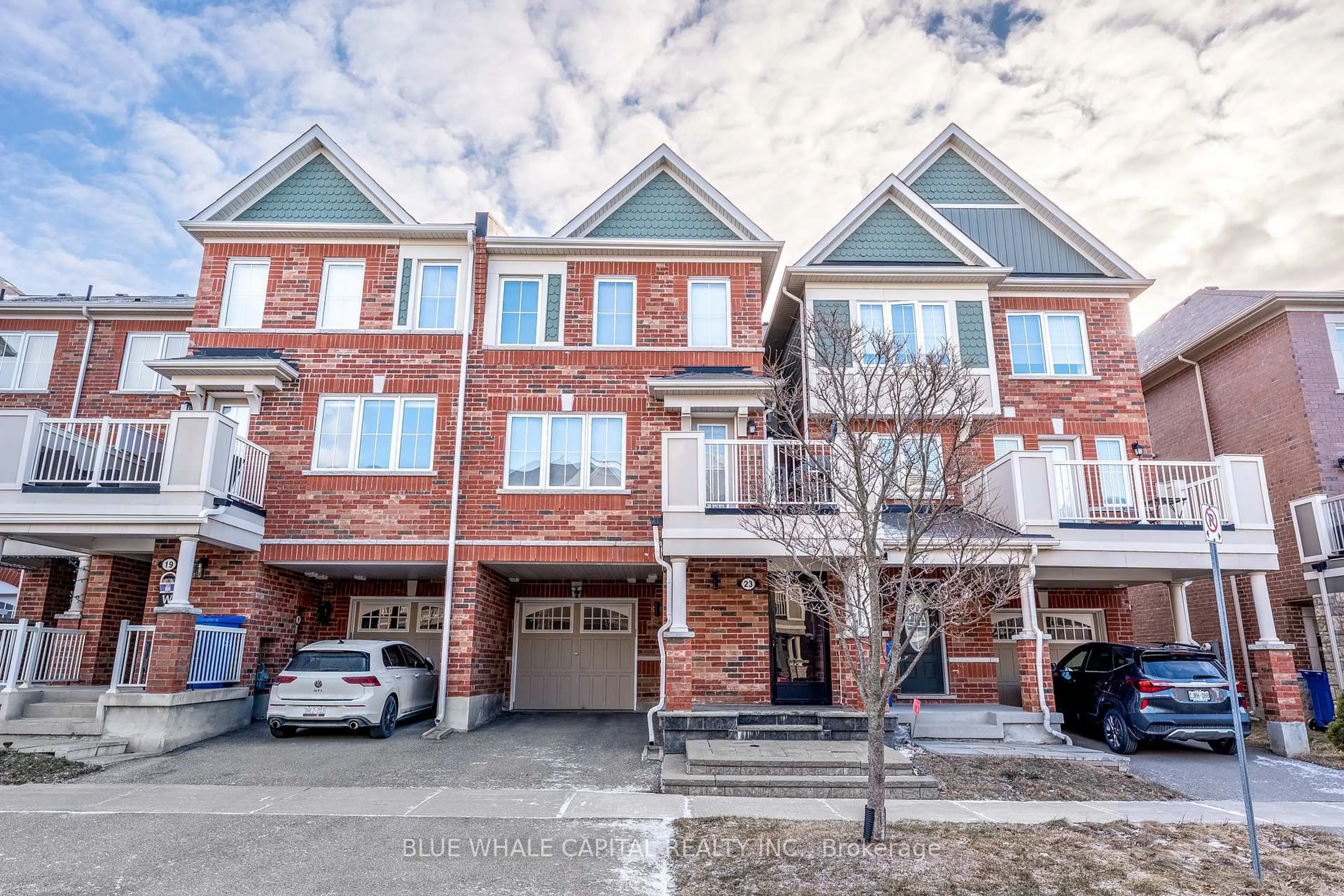 Home with brick exterior material, street for 23 Minlow Way, Aurora Ontario L4G 0Y2