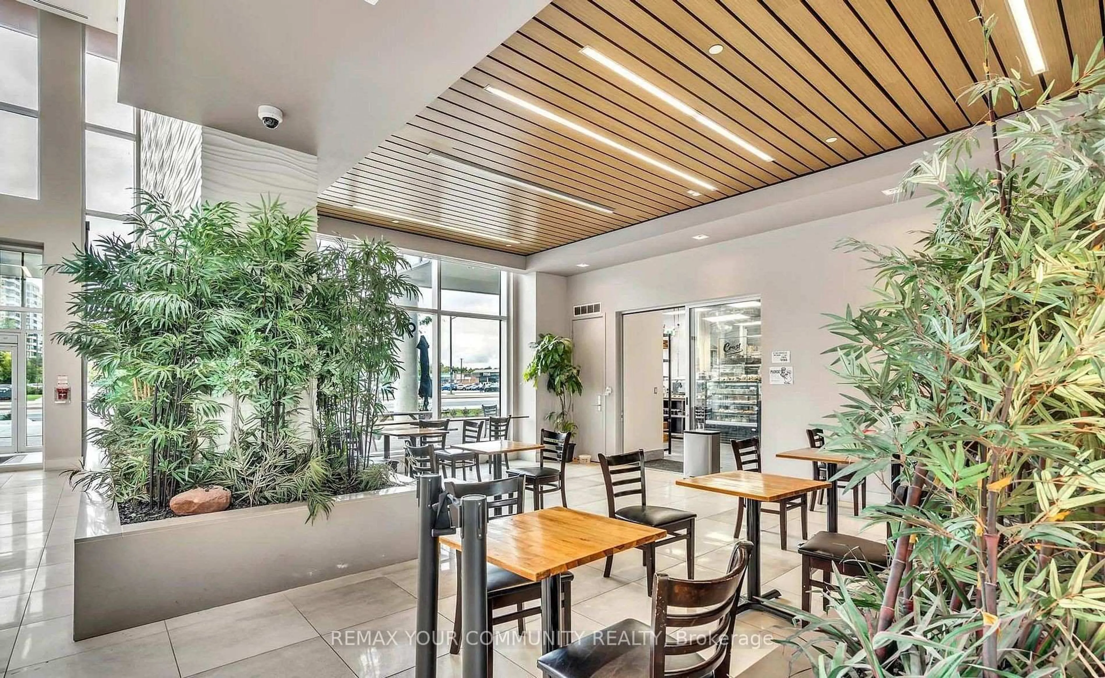 Lobby for 9608 Yonge St #1502 A, Richmond Hill Ontario L4C 1V6