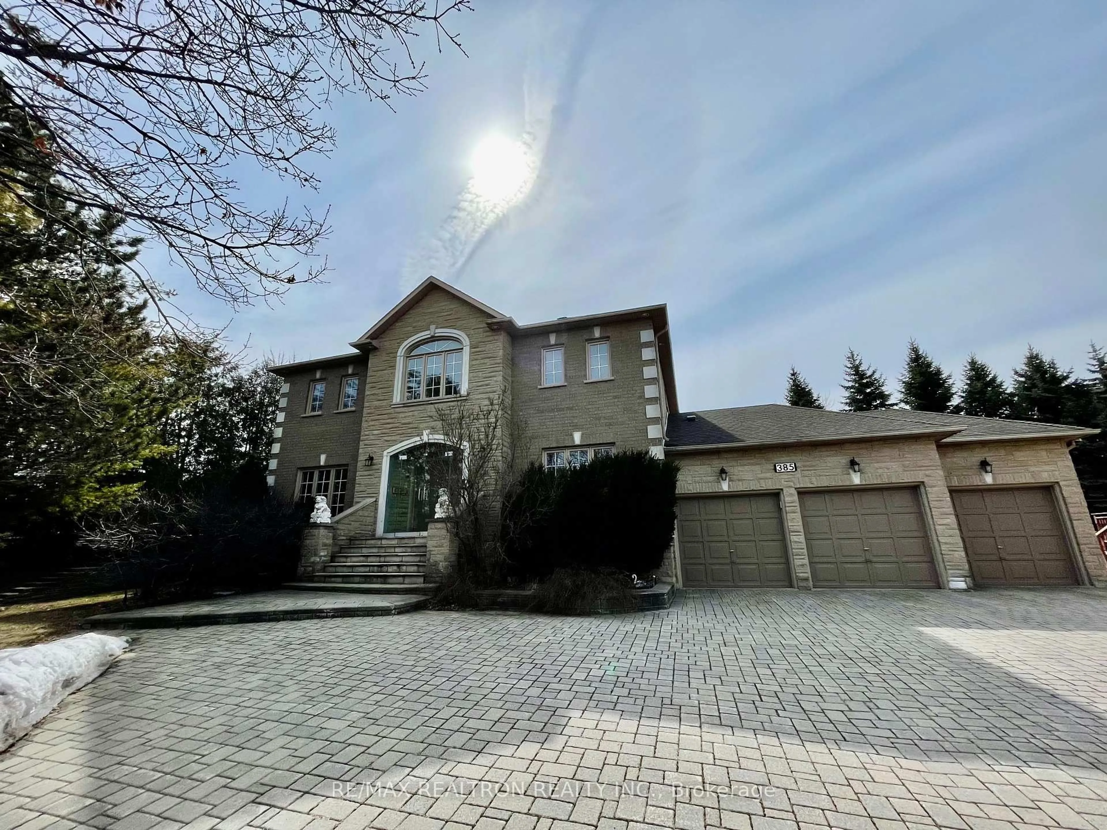 A pic from outside/outdoor area/front of a property/back of a property/a pic from drone, street for 385 Calvert Rd, Markham Ontario L6C 1X7
