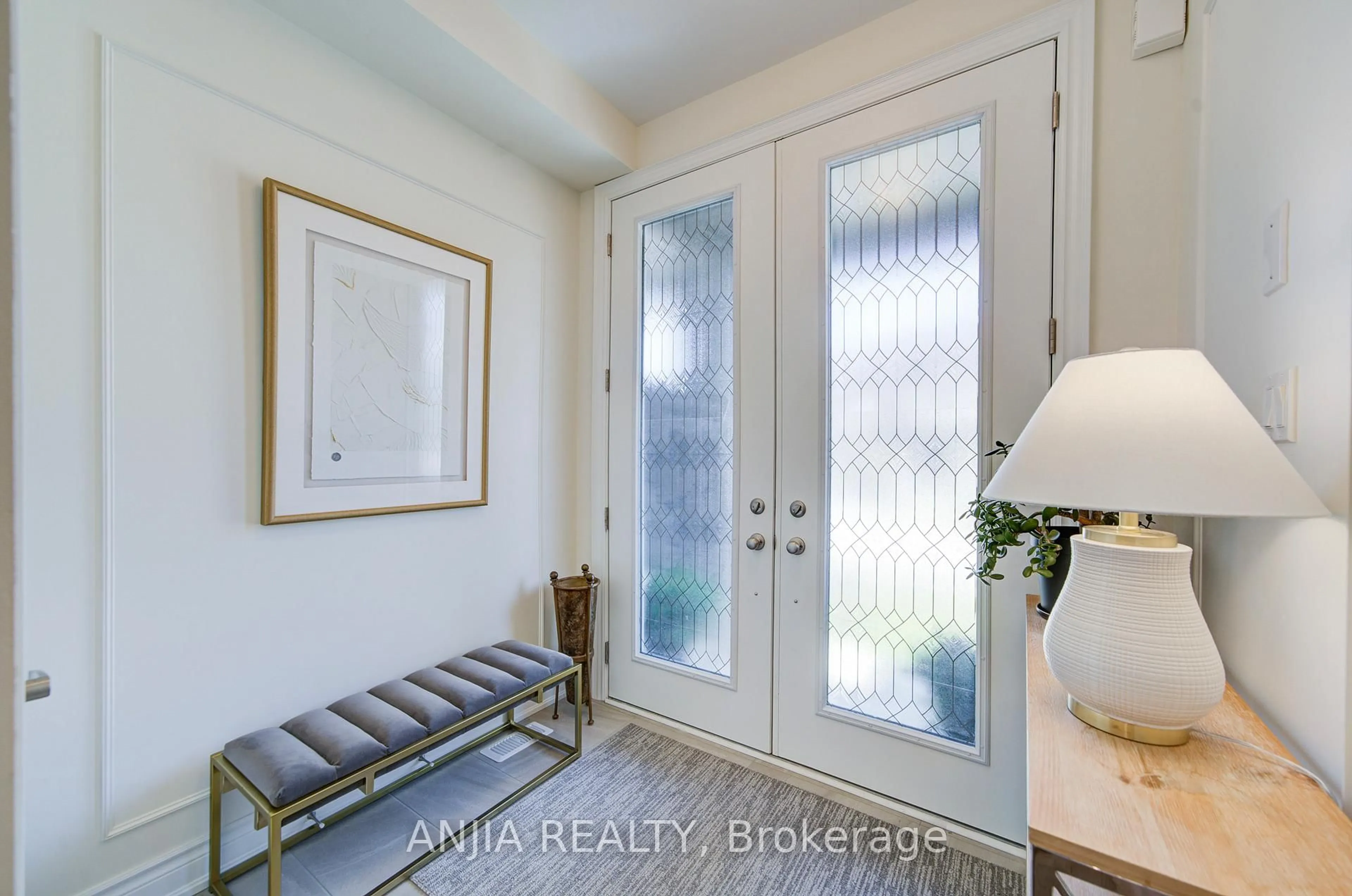 Indoor entryway for 9 MACE Ave, Richmond Hill Ontario L4E 1K8