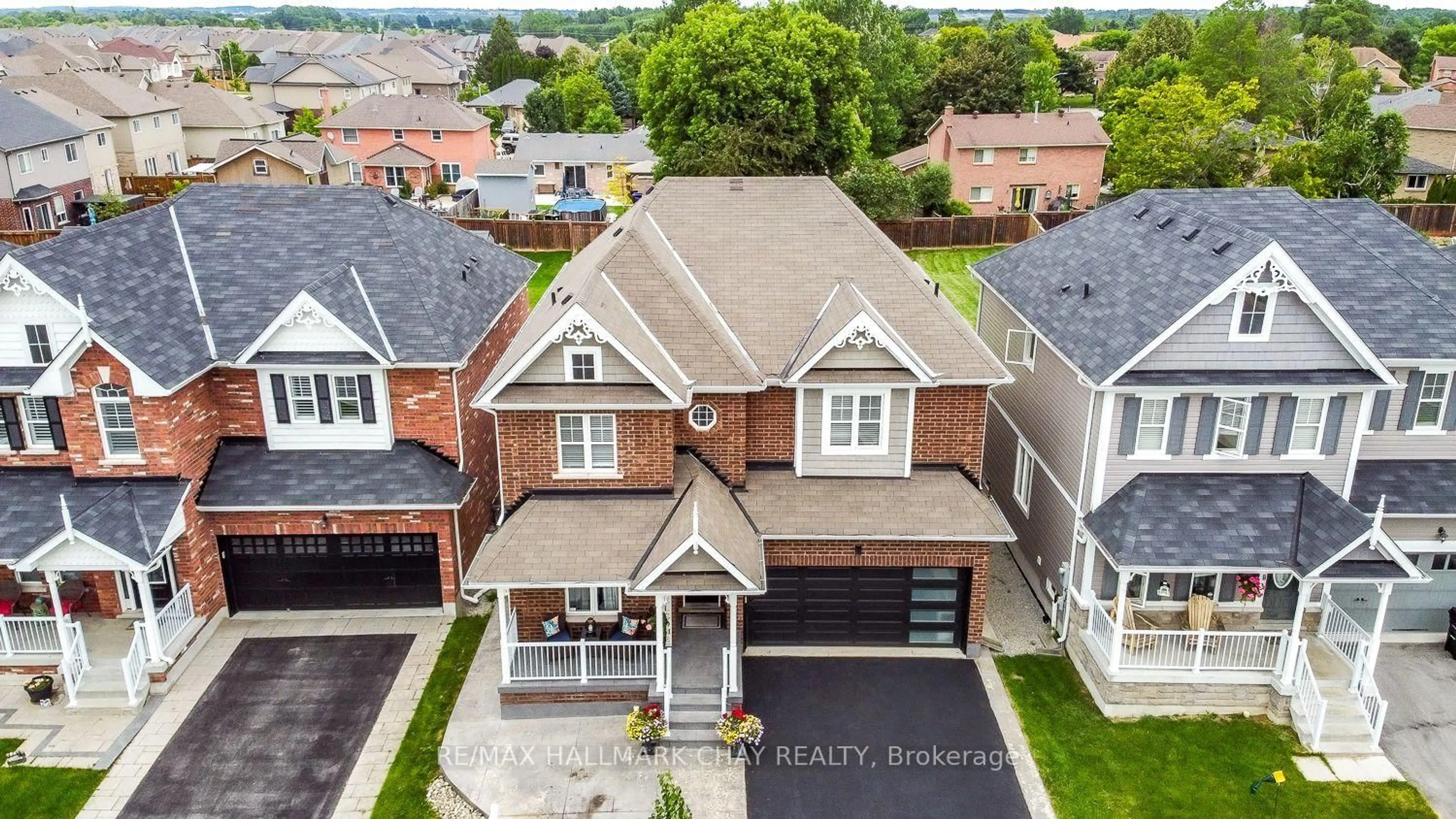 A pic from outside/outdoor area/front of a property/back of a property/a pic from drone, street for 89 Evans Rd, New Tecumseth Ontario L9R 0G2