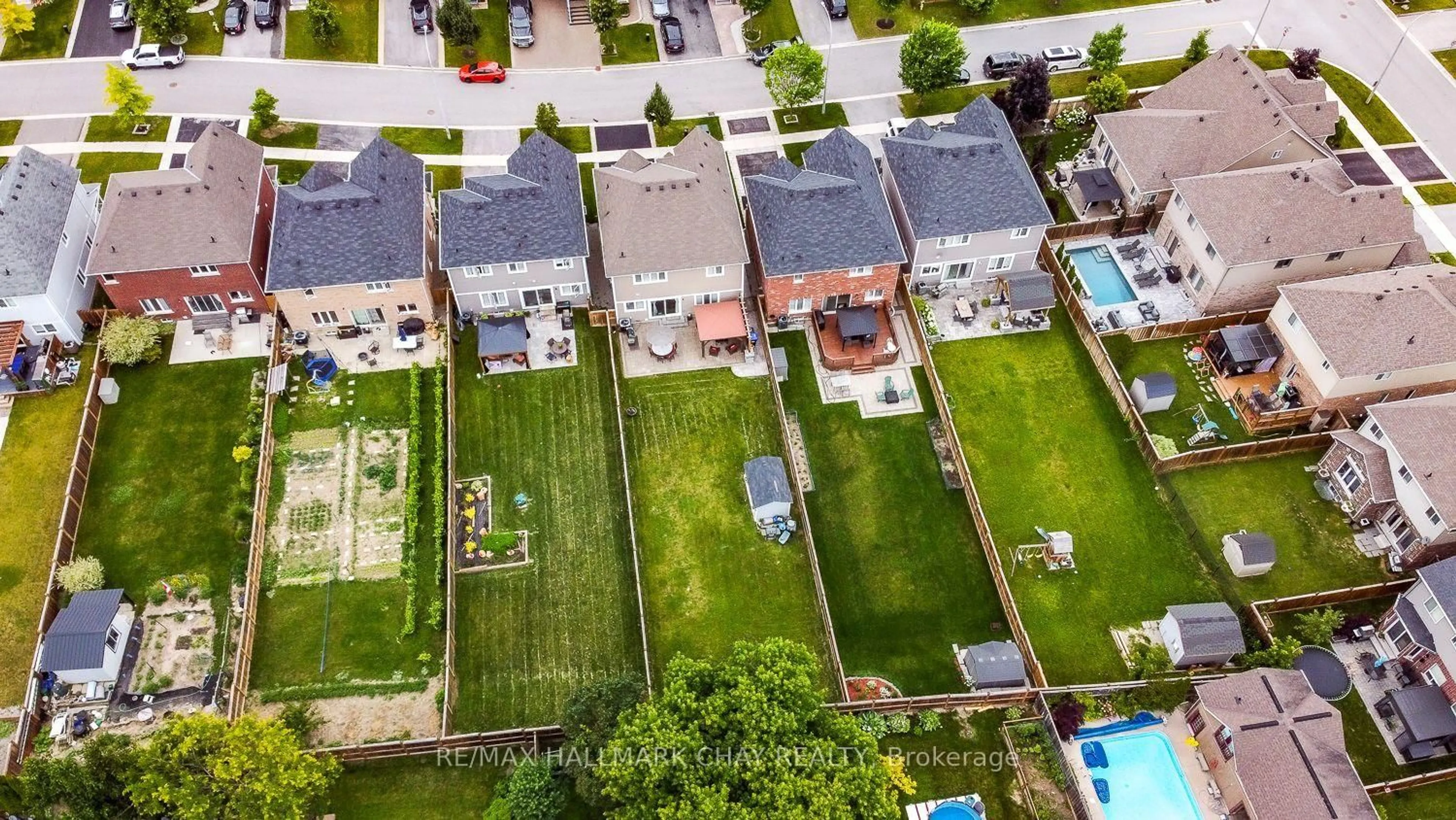 A pic from outside/outdoor area/front of a property/back of a property/a pic from drone, street for 89 Evans Rd, New Tecumseth Ontario L9R 0G2