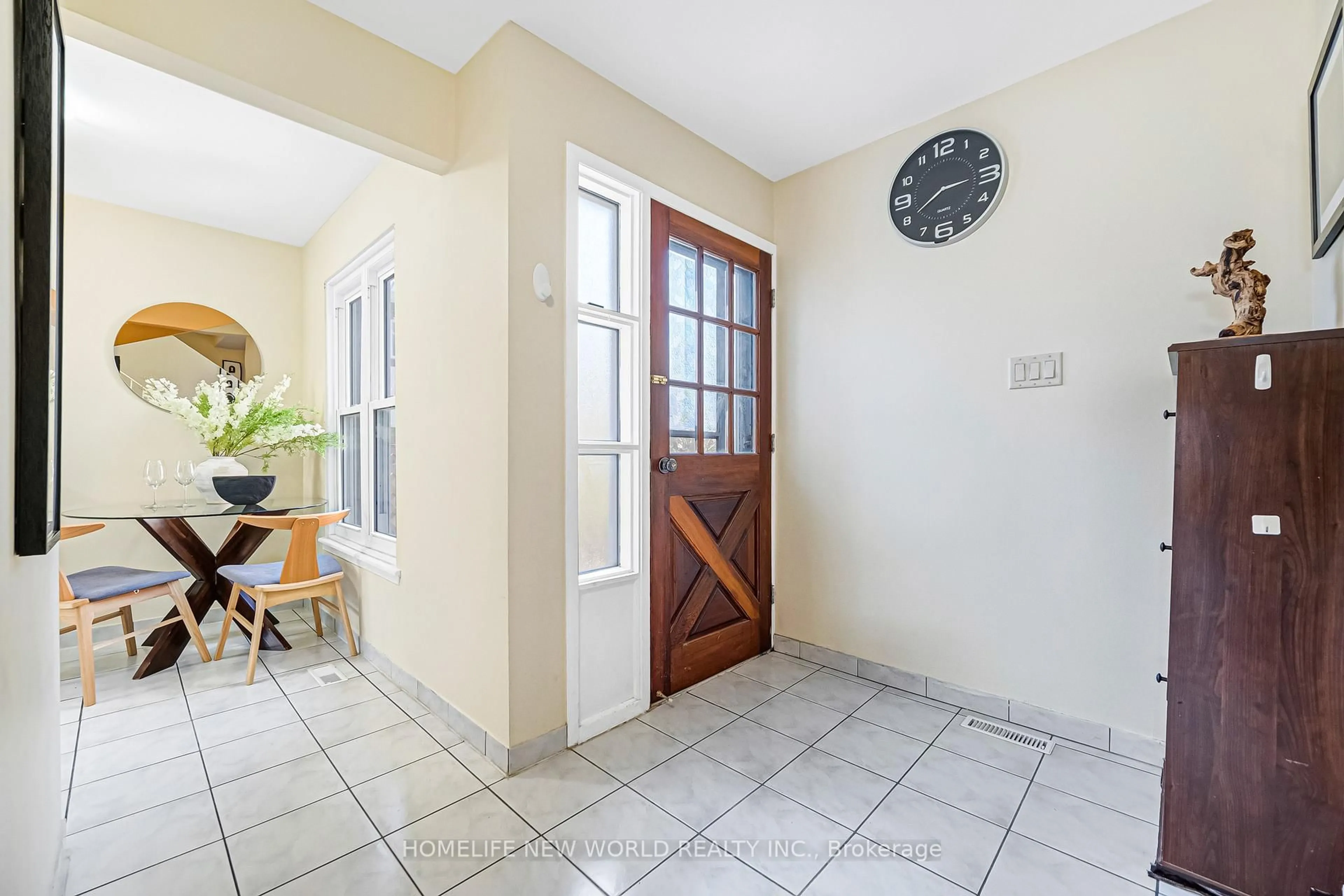 Indoor foyer for 76 Bowman Way, Markham Ontario L3T 4Z8