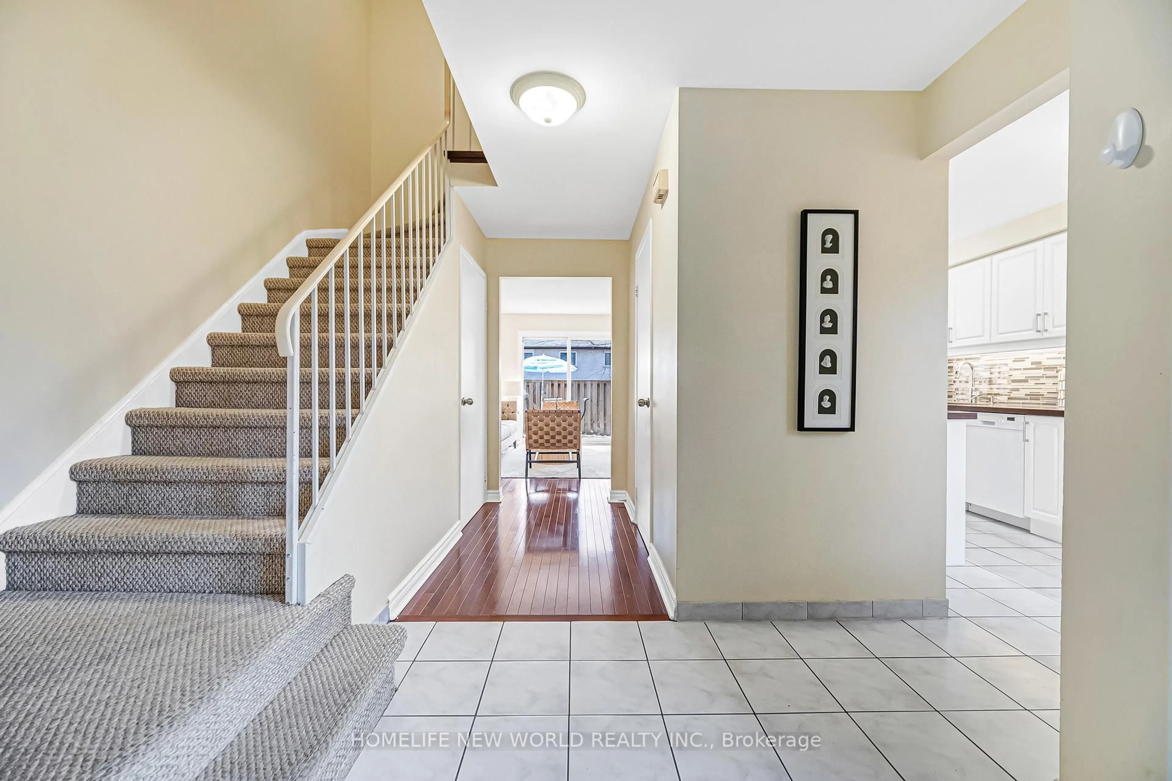 Indoor entryway for 76 Bowman Way, Markham Ontario L3T 4Z8
