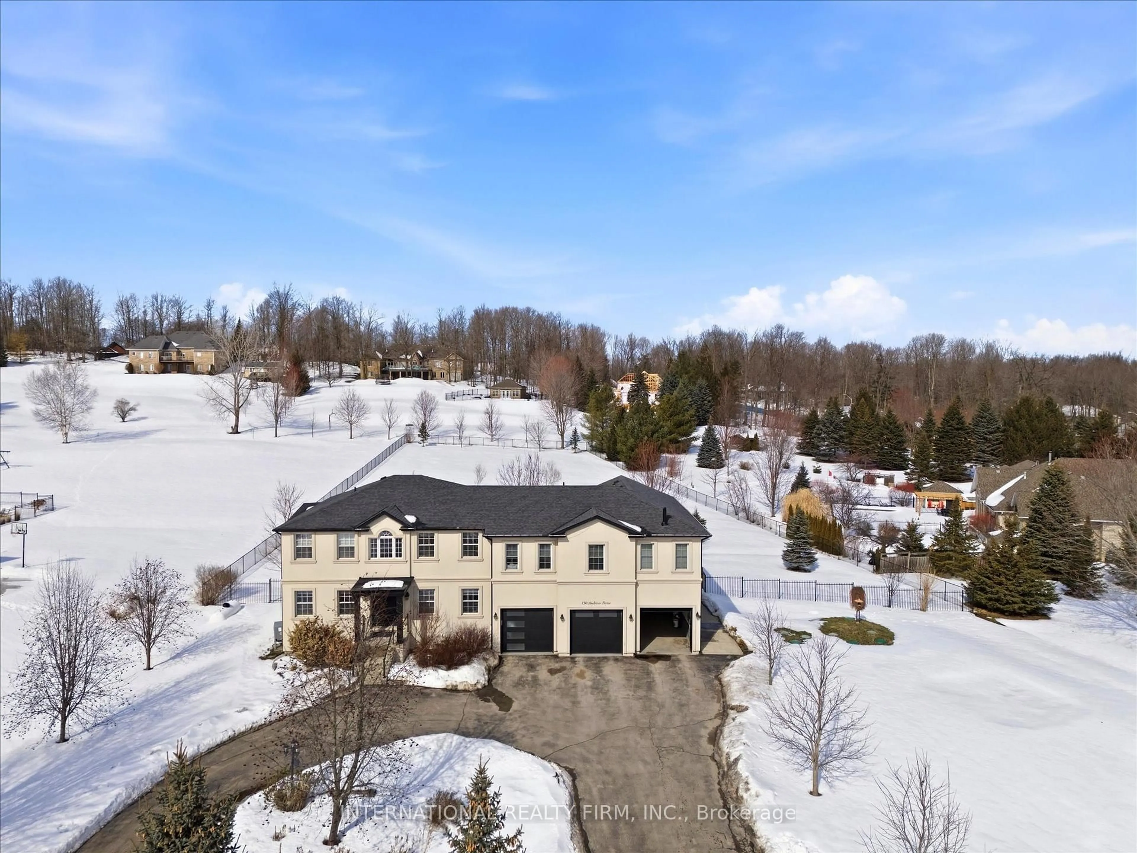 A pic from outside/outdoor area/front of a property/back of a property/a pic from drone, mountain view for 130 Andrews Dr, Bradford West Gwillimbury Ontario L0G 1A0