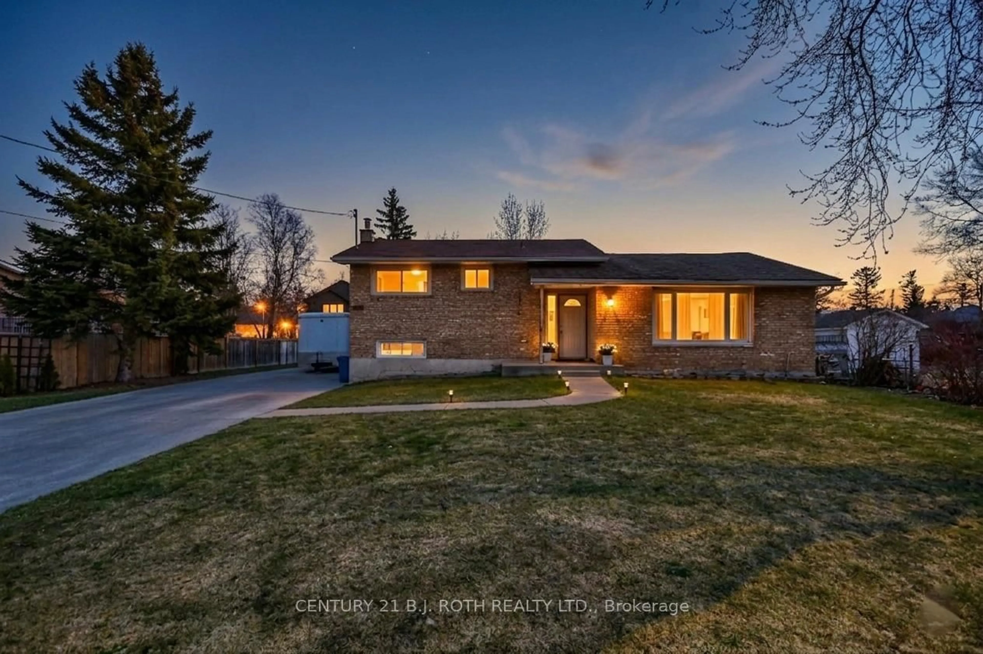 Home with brick exterior material, street for 3039 Poplar Rd, Innisfil Ontario L9S 2J9