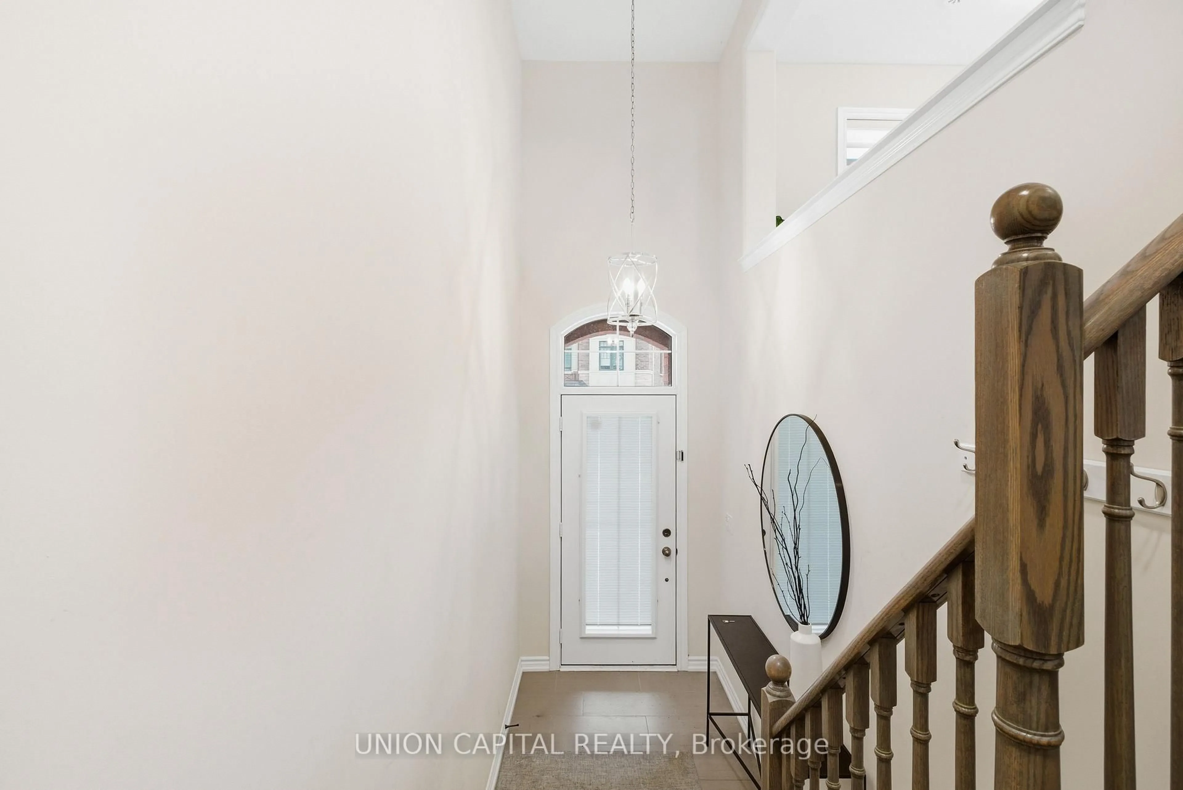 Indoor entryway for 9 Isabella Peach Dr, Markham Ontario L6C 0Z1